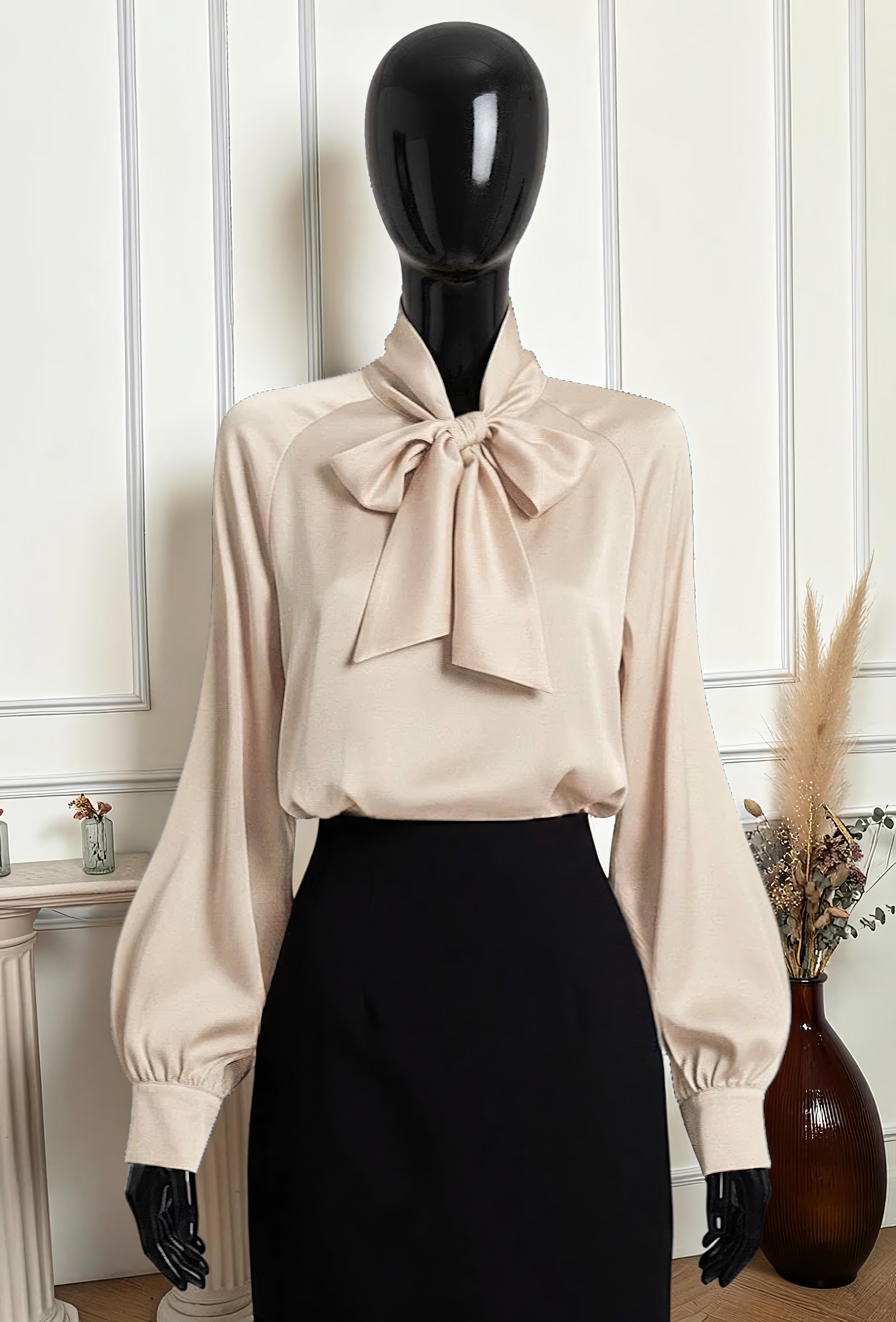 Blouse Col Lavallière en Satin Beige – La Muse Parisienne – vue 1