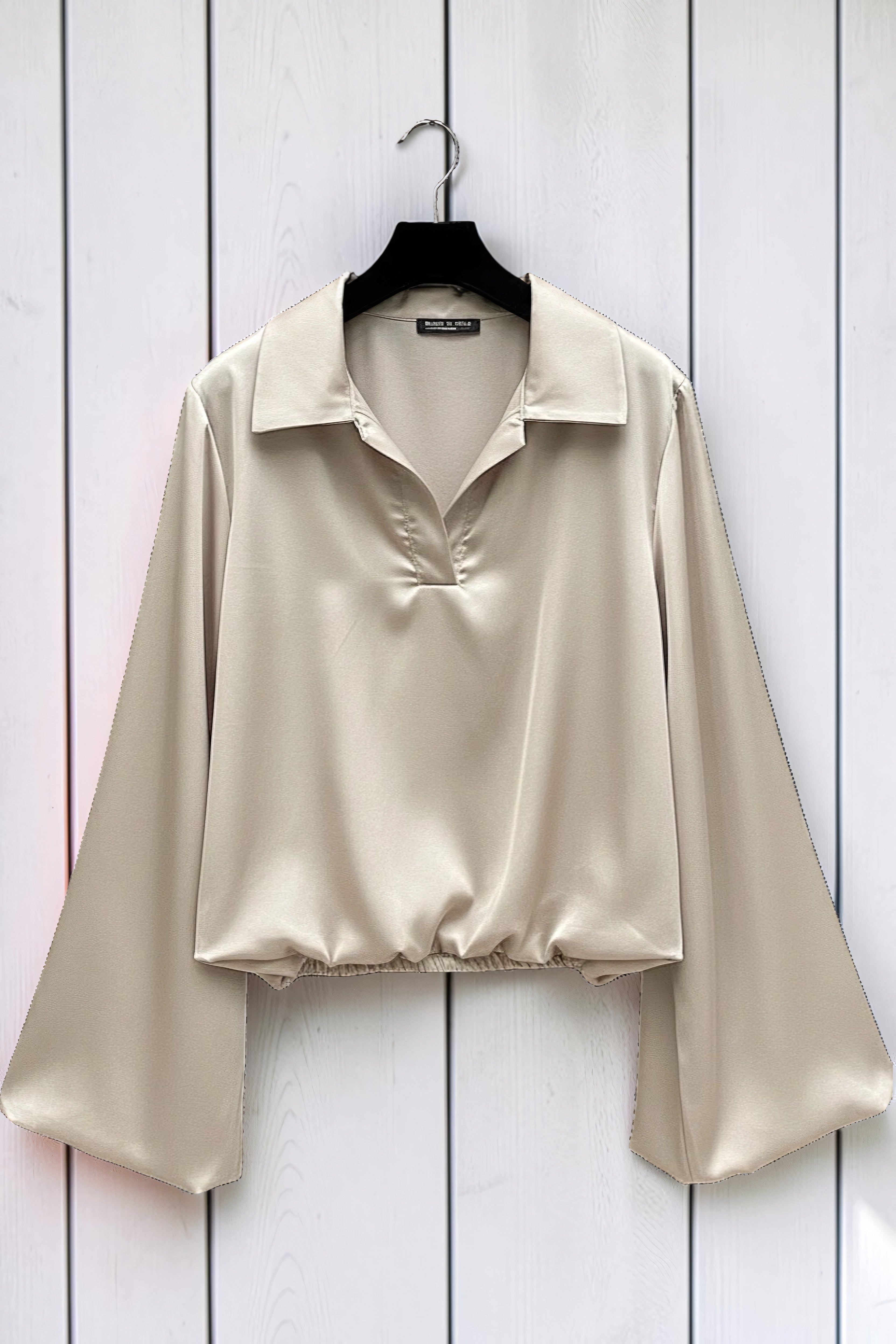 Blouse Manches Amples en Satin Beige — Doublure Viscose – La Muse Parisienne – vue 2