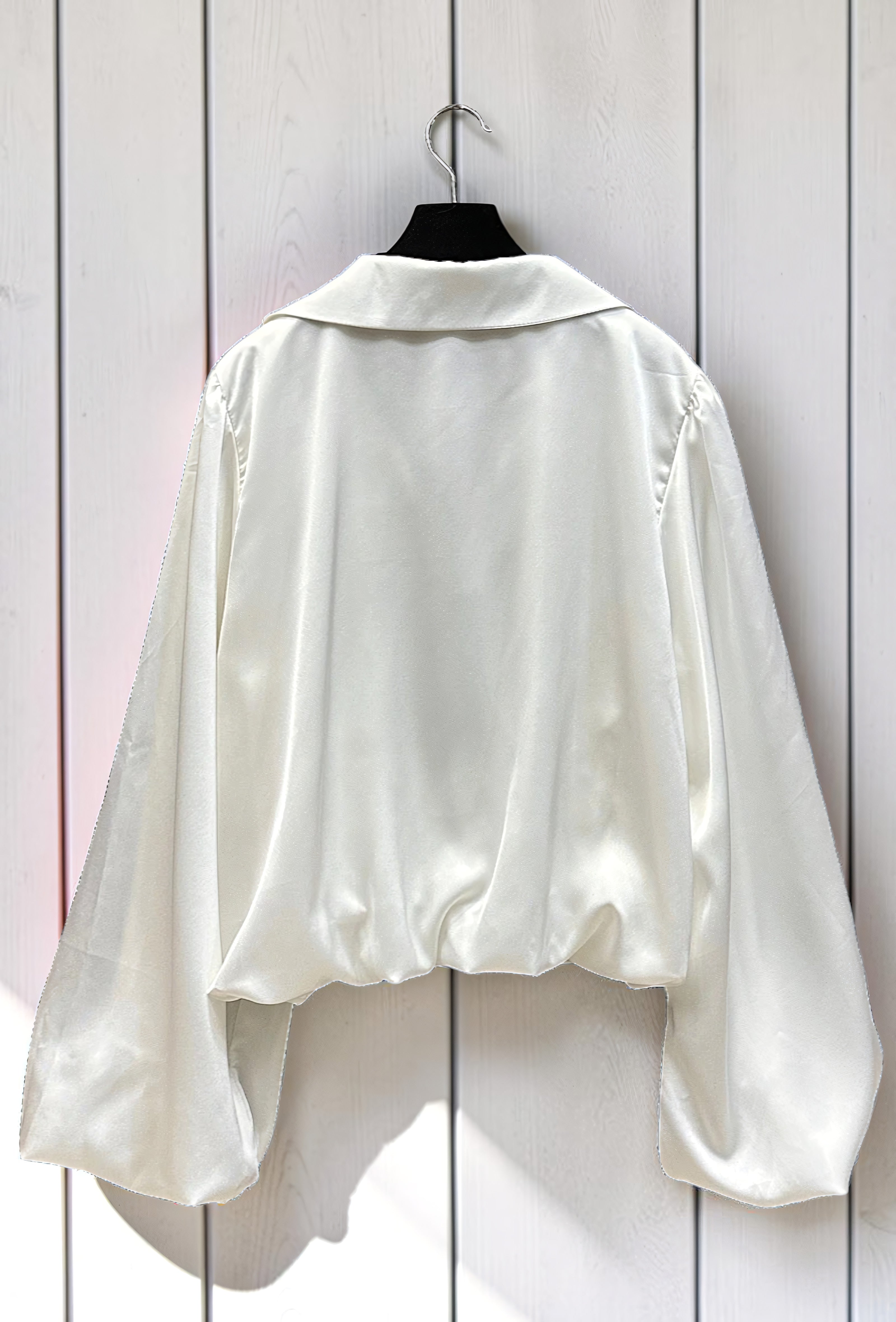 Blouse Manches Amples en Satin Blanc — Doublure Viscose – La Muse Parisienne – vue 2