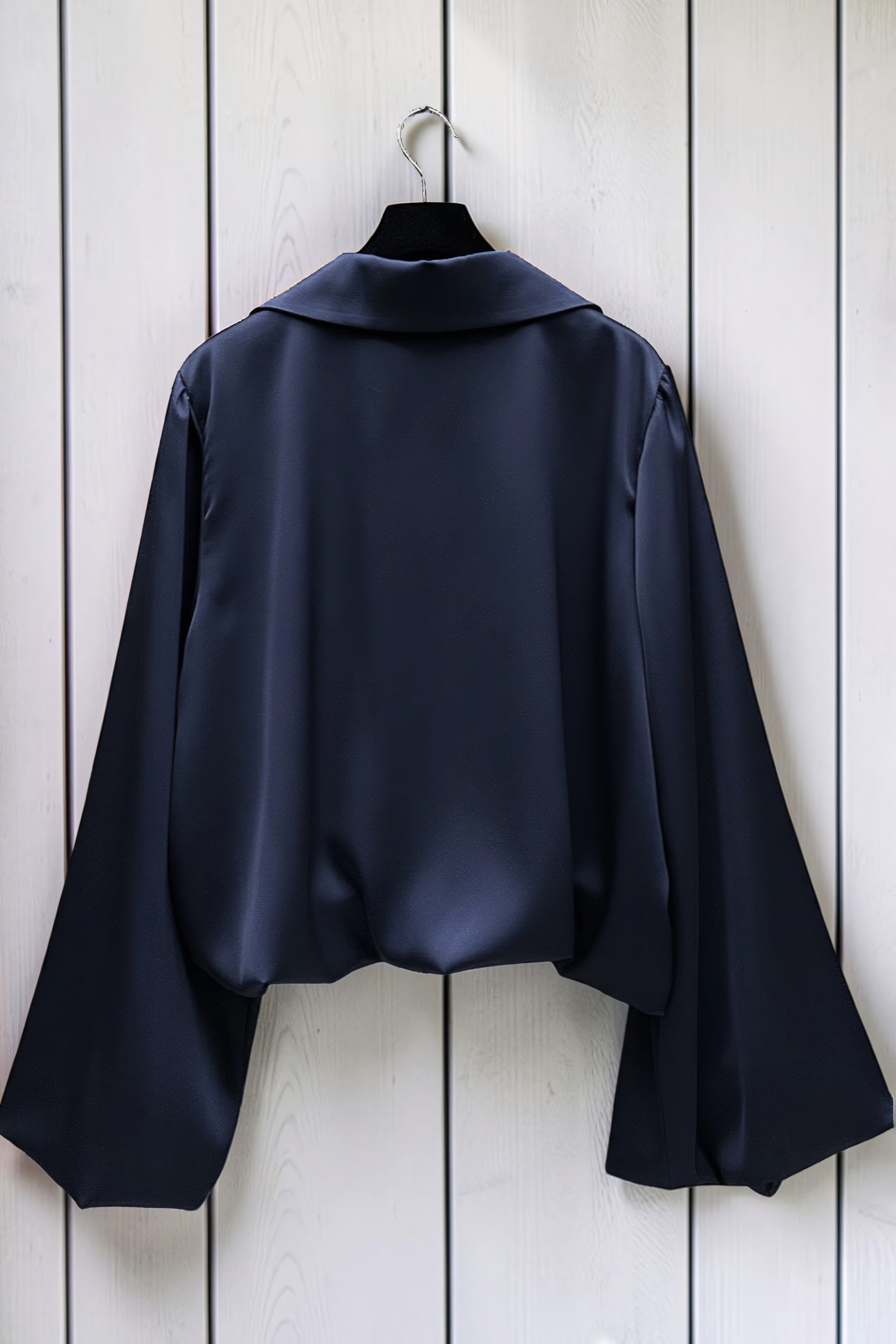 Blouse Manches Amples en Satin Marine — Doublure Viscose – La Muse Parisienne – vue 3