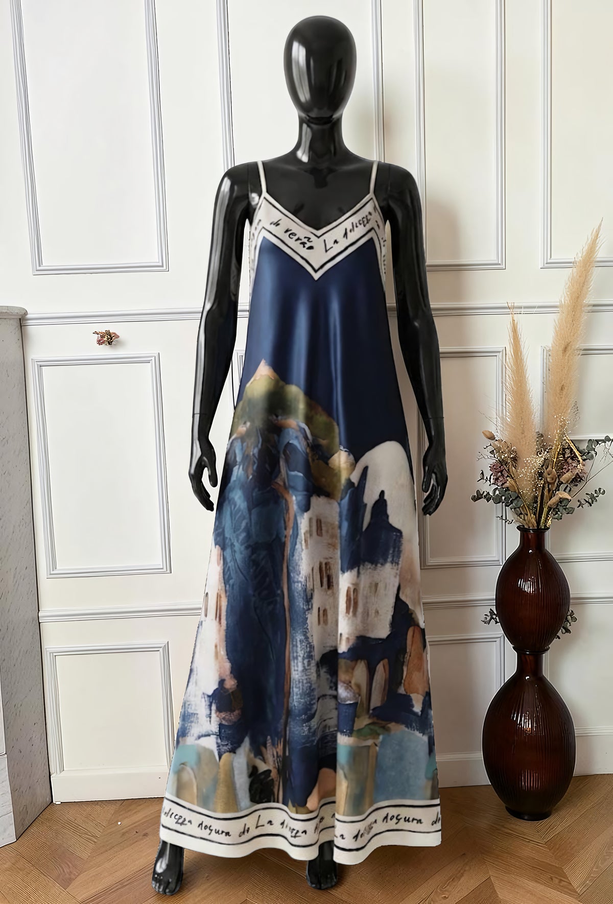 Robe en Satin Imprimé Bleu Marine – La Muse Parisienne