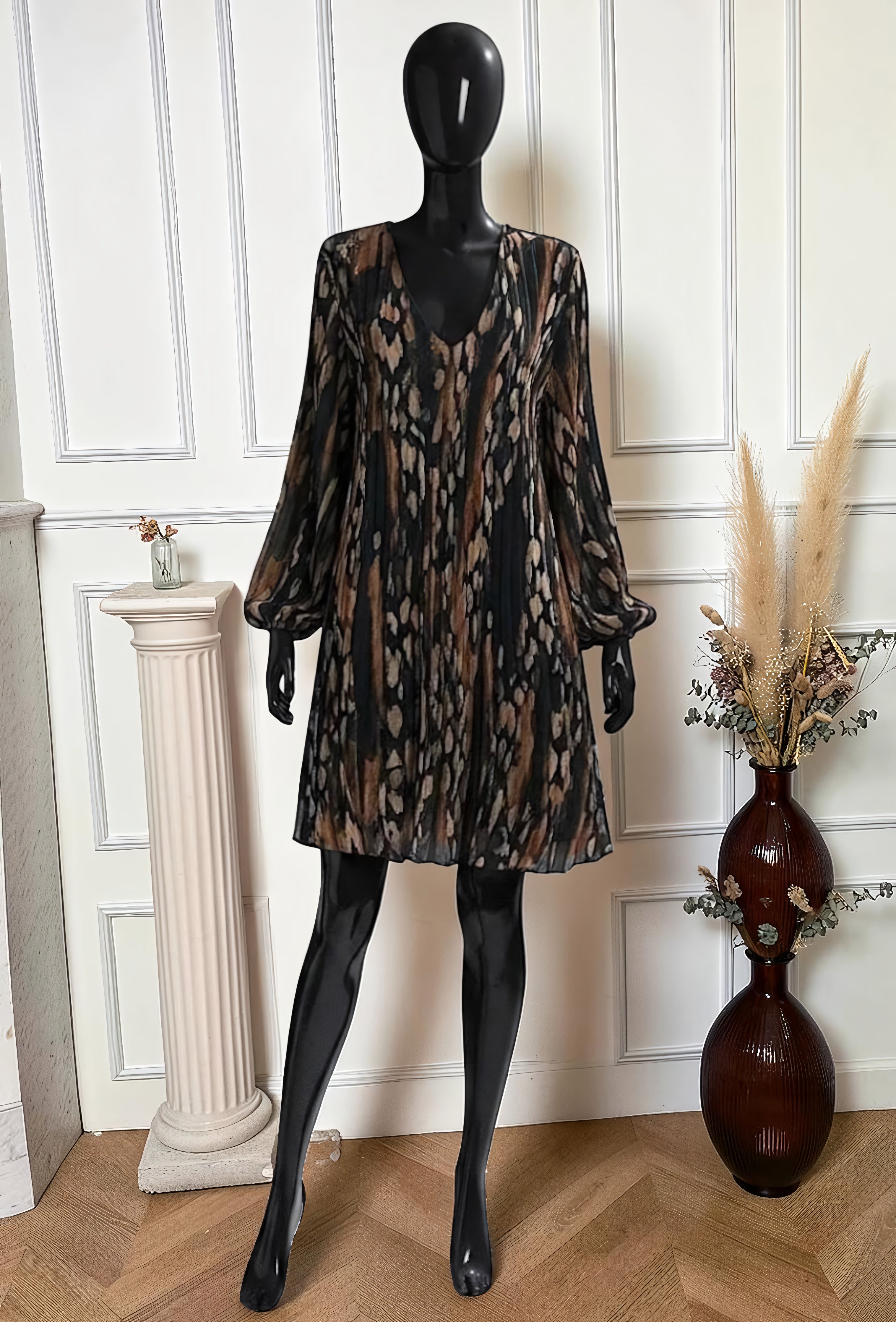 Robe Plissée Imprimé Léopard Contrasté – La Muse Parisienne