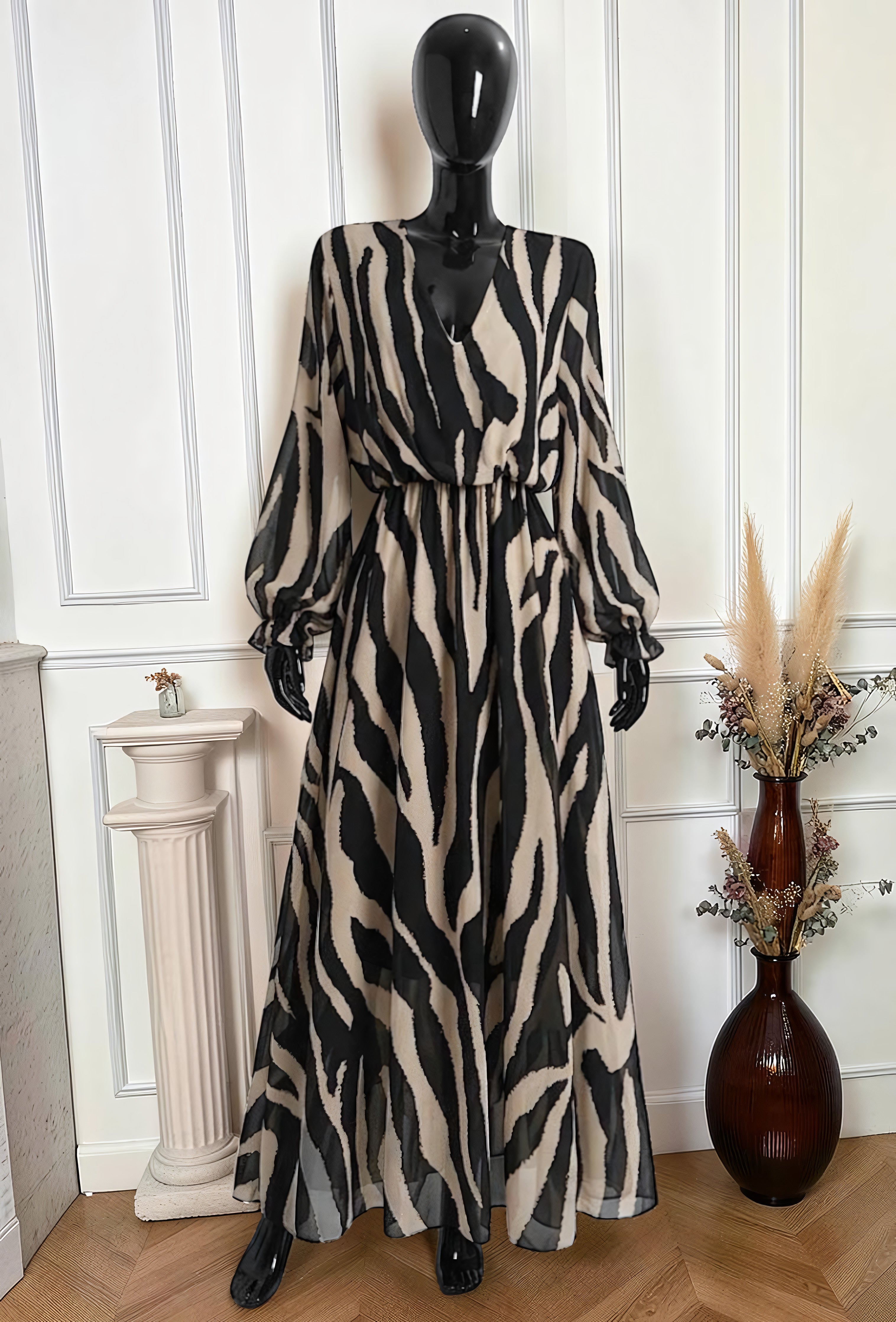 Robe Col V Imprimé Zébré – La Muse Parisienne