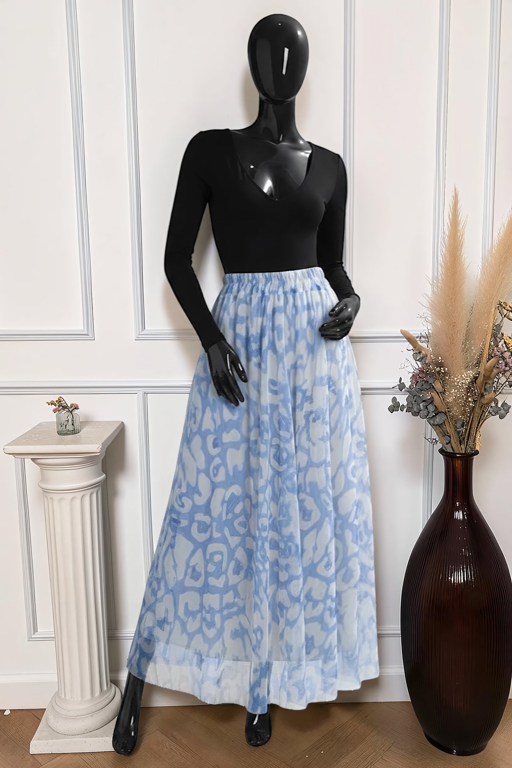 Jupe en Tulle Fluide Doublée Bleu Ciel – La Muse Parisienne – vue 1