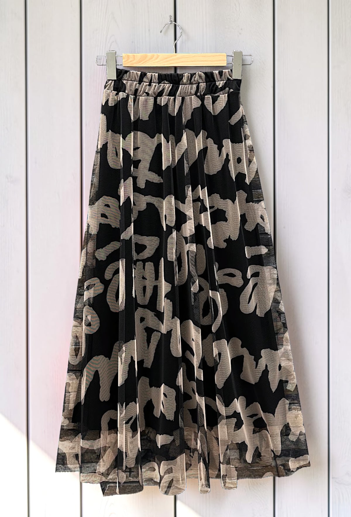 Jupe en Tulle Fluide Doublée Noir Graffiti – La Muse Parisienne – vue 2