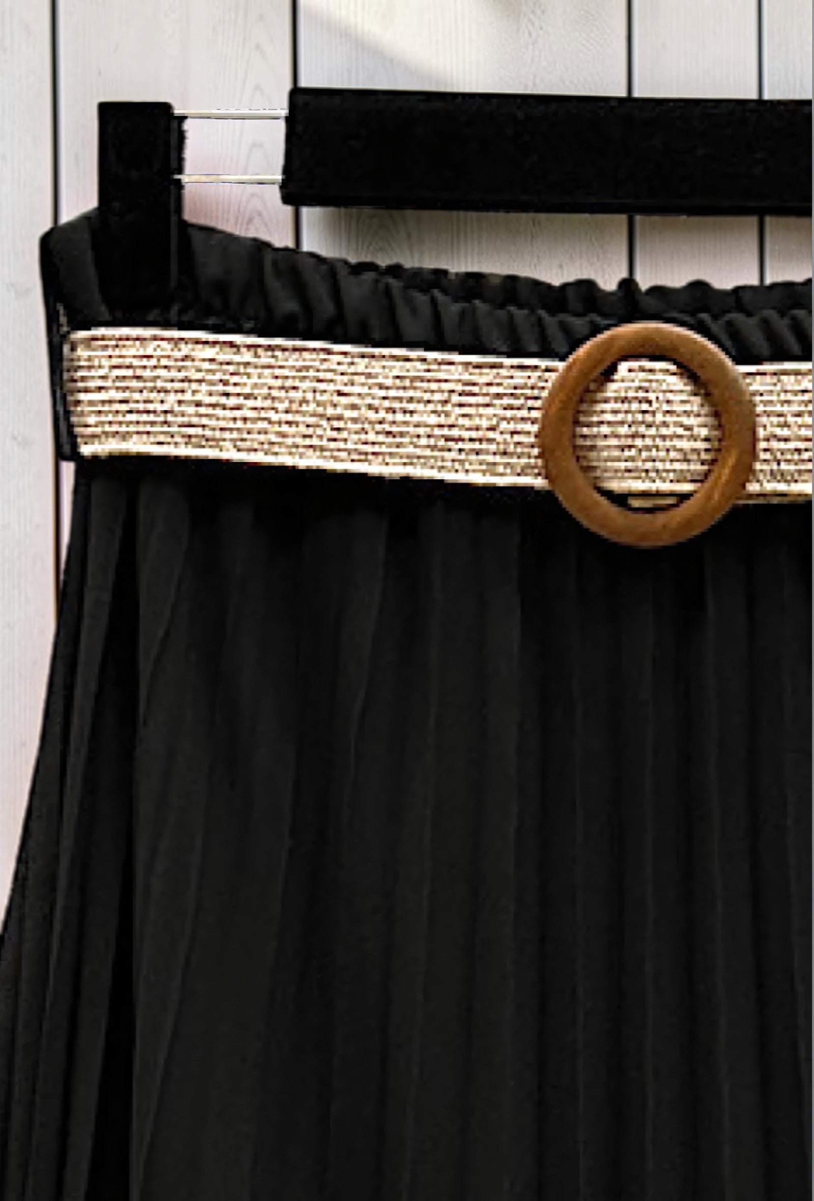 Jupe Plissée Fluide Doublée avec Ceinture Noir – La Muse Parisienne – vue 4