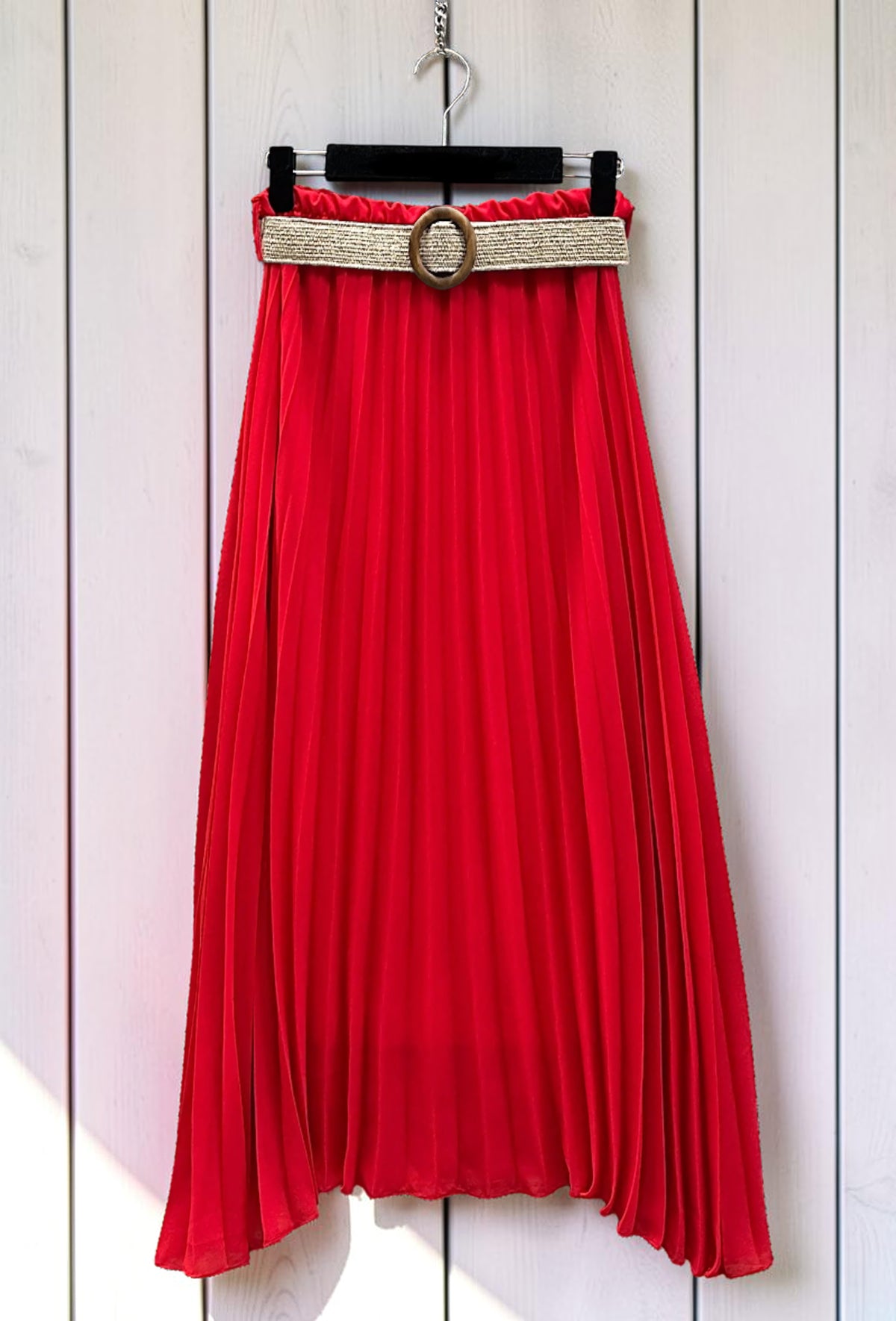 Jupe Plissée Fluide Doublée avec Ceinture Rouge – La Muse Parisienne – vue 3