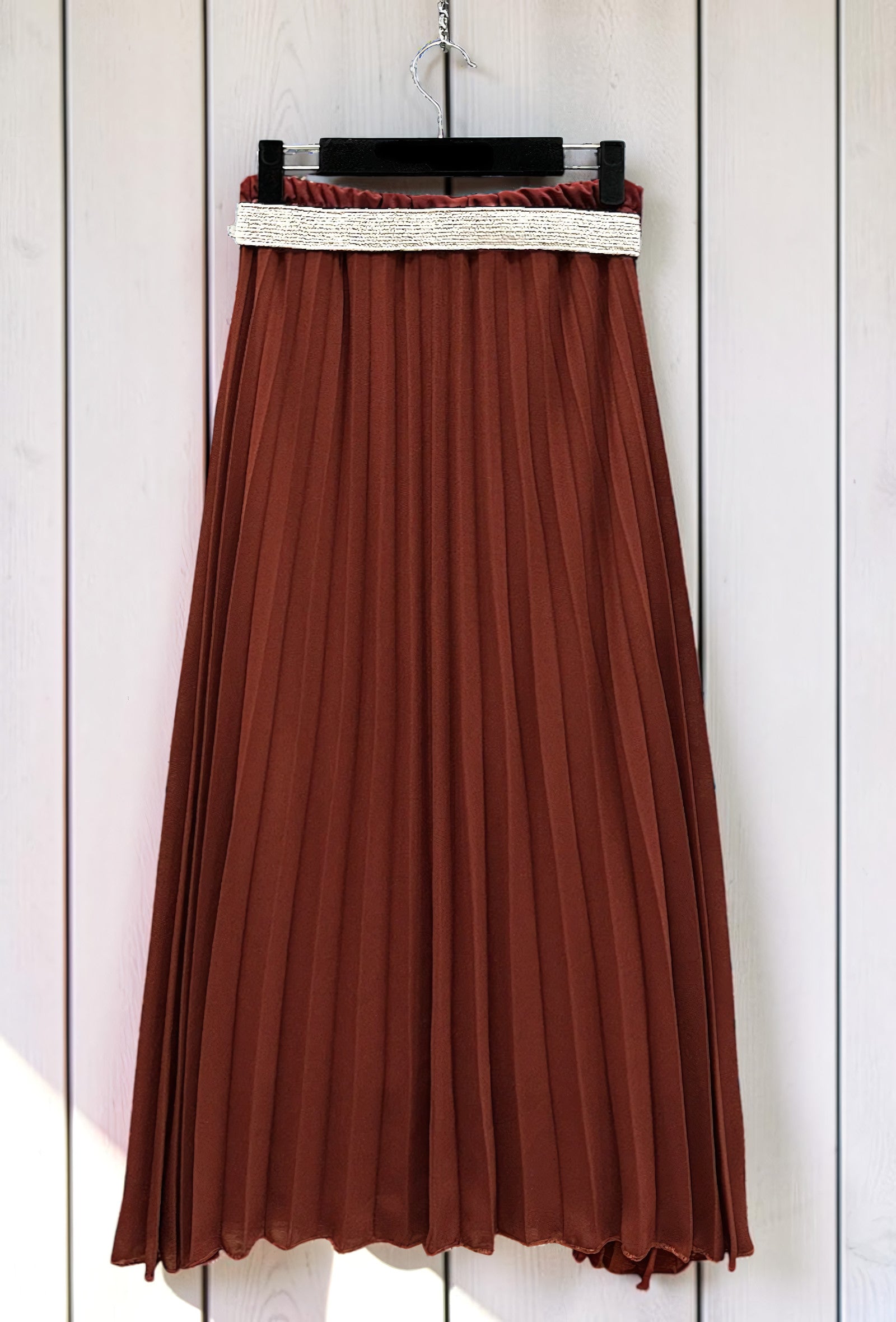 Jupe Plissée Fluide Doublée avec Ceinture Terracotta – La Muse Parisienne – vue 3