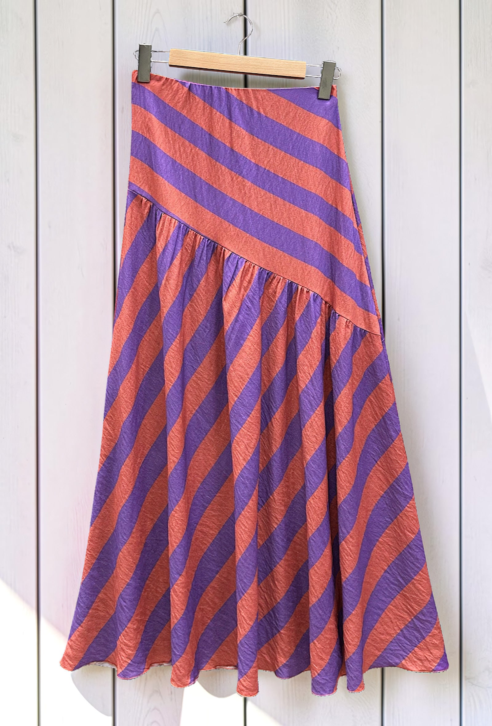 Jupe à Rayures en Viscose Mauve – La Muse Parisienne – vue 2