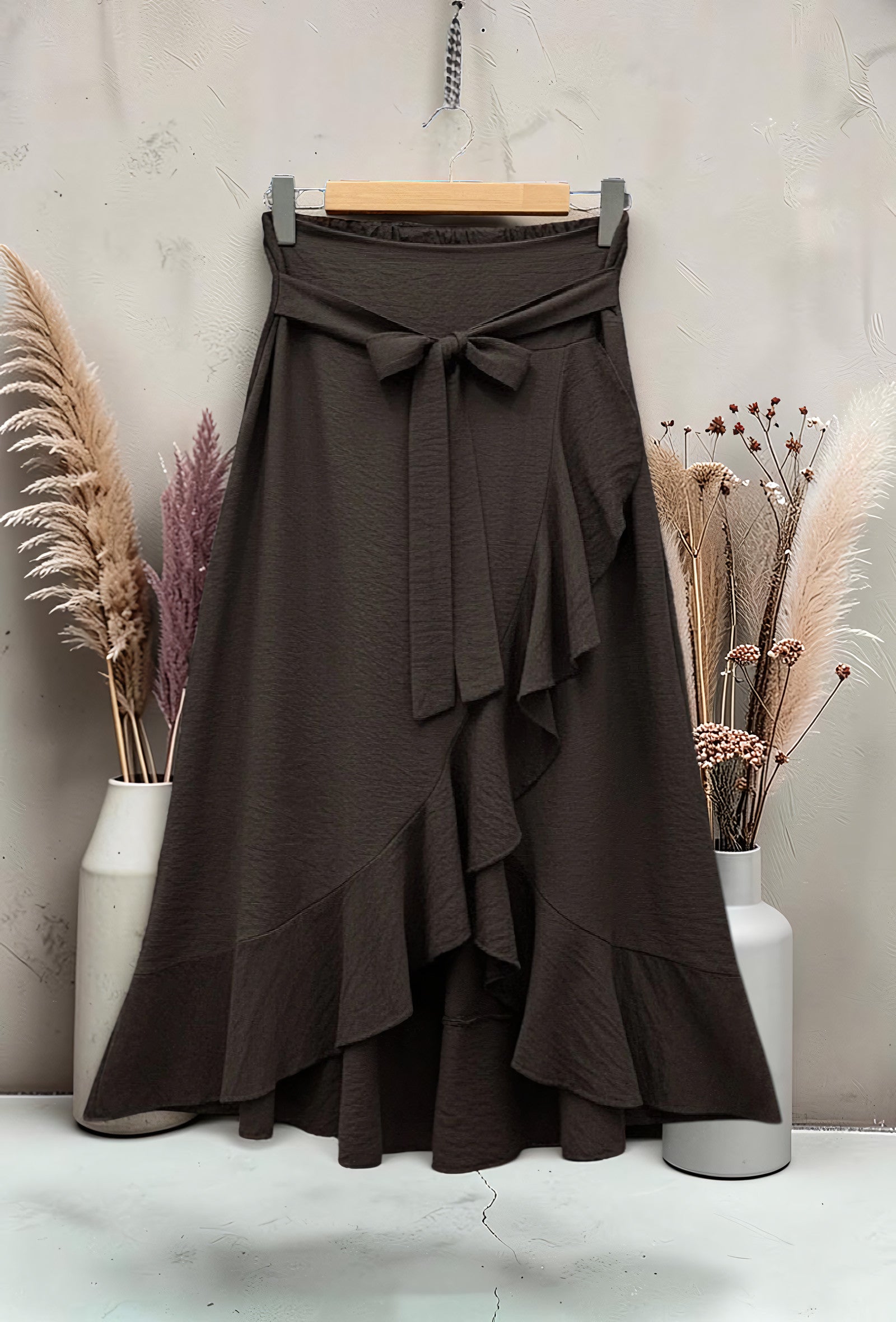 Jupe Bohème Chic en Viscose Taille Élastique Marron Foncé – La Muse Parisienne – vue 1