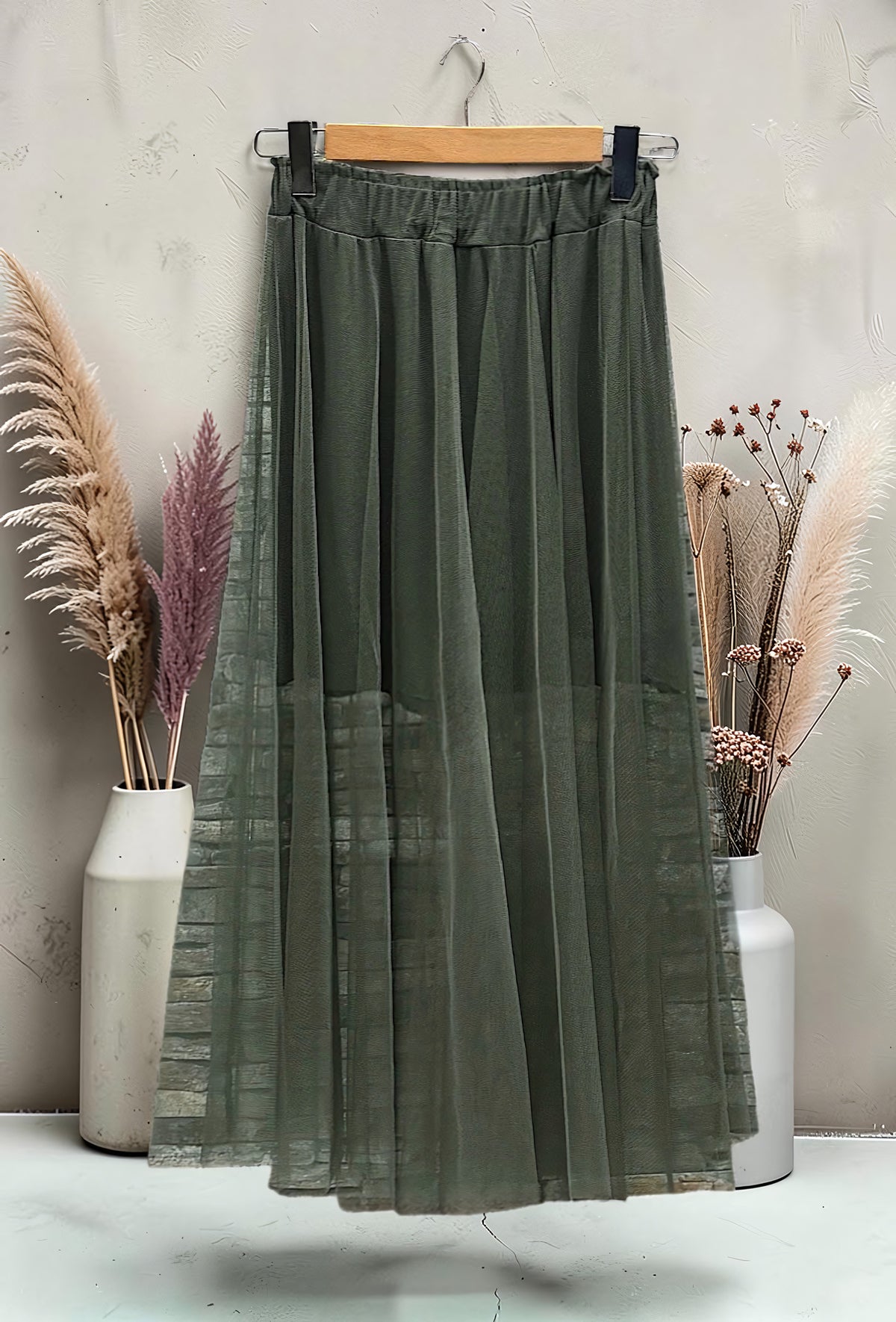 Jupe Courte en Tulle Doublée Kaki – La Muse Parisienne – vue 3