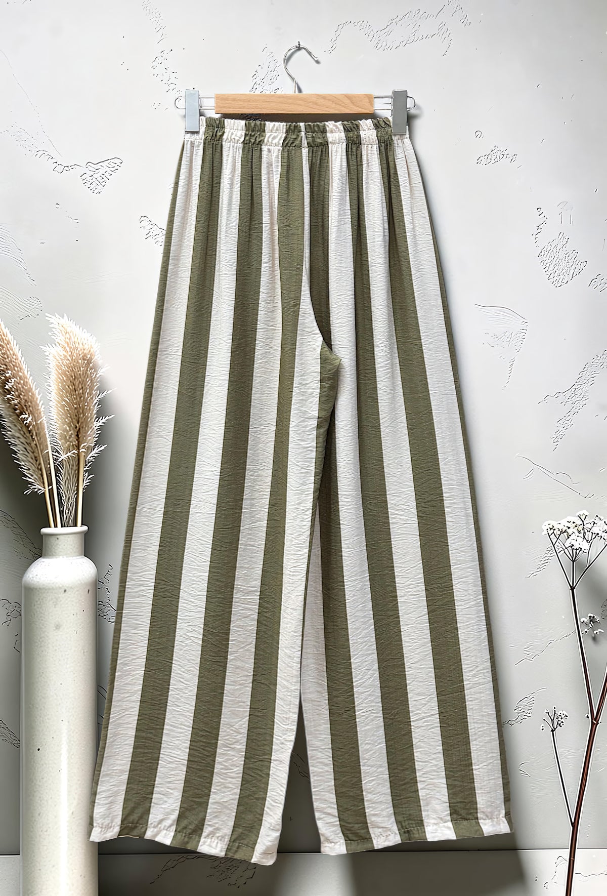 Pantalon Large à Rayures Taille Élastique Kaki – La Muse Parisienne – vue 3