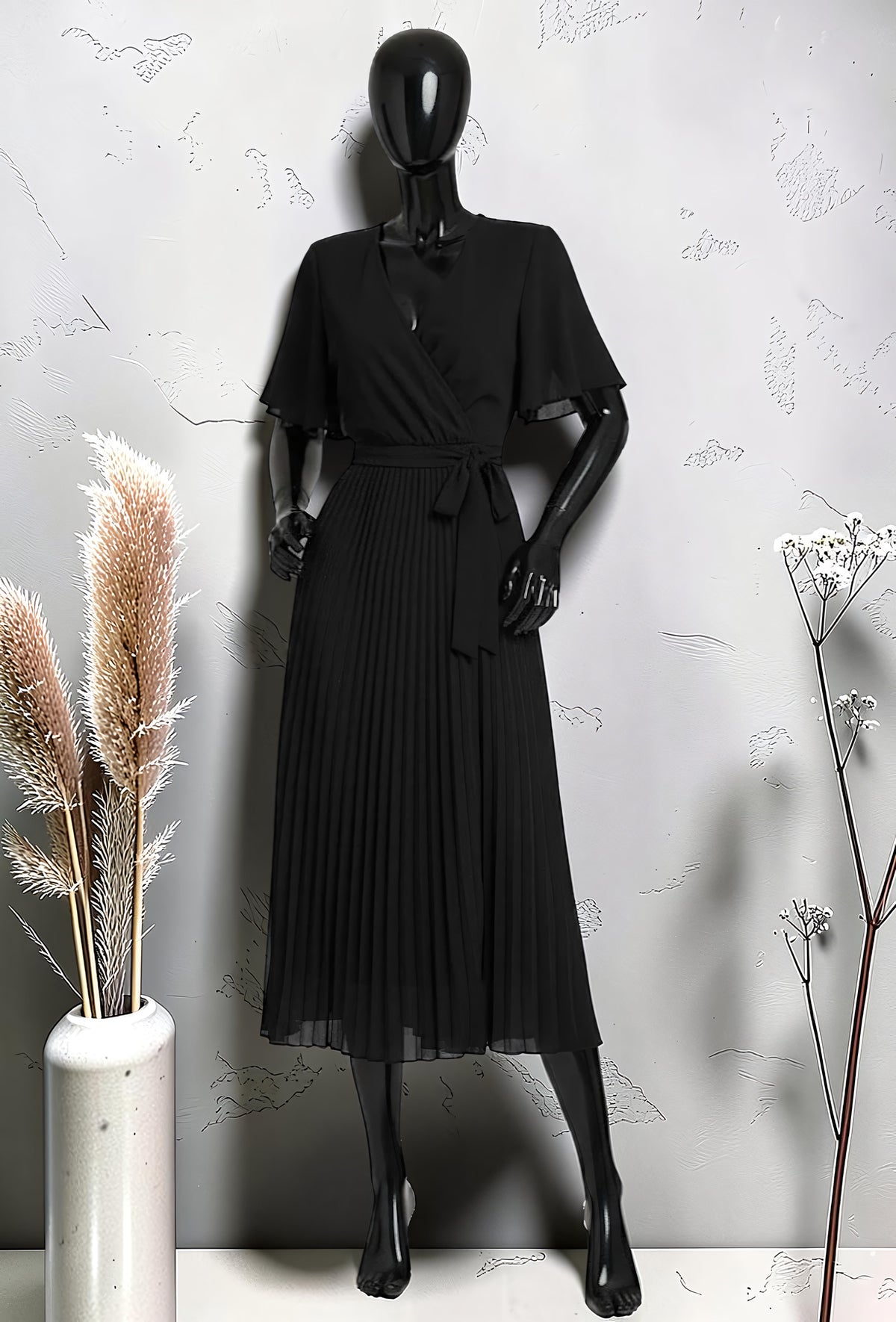 Robe Croisée Plissée Fluide Doublée Noir – La Muse Parisienne