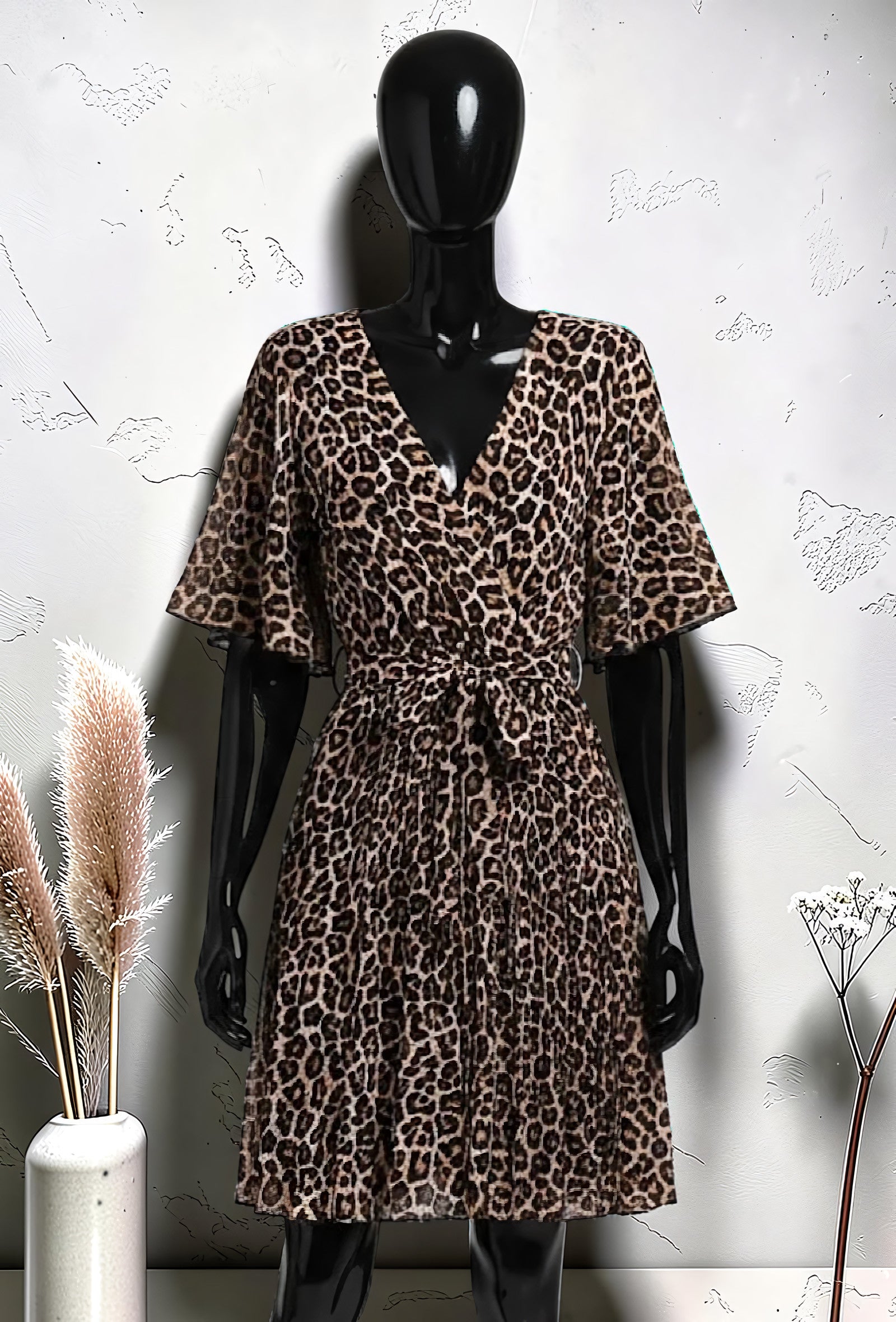 Robe Croisée Imprimée Plissée Doublée Léopard – La Muse Parisienne – vue 1