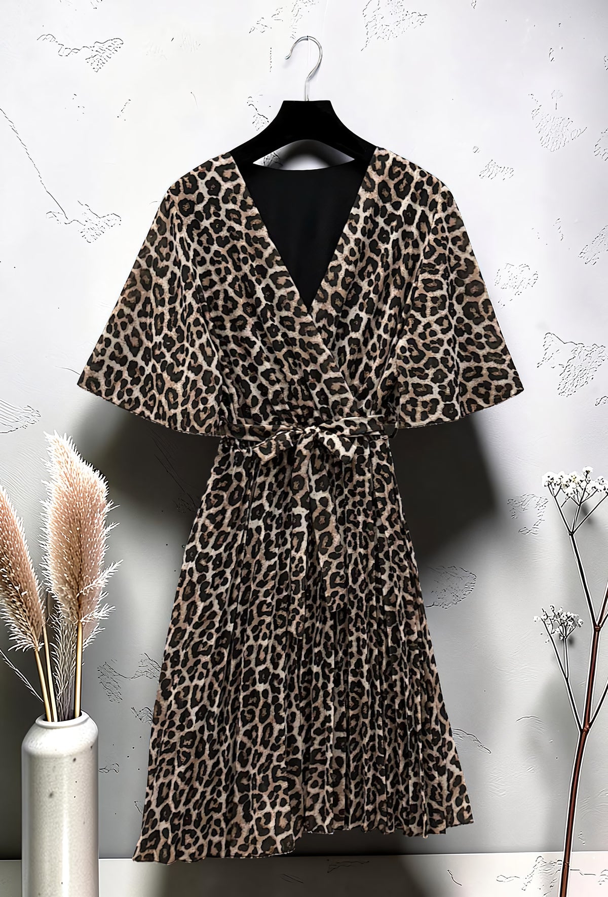 Robe Croisée Imprimée Plissée Doublée Léopard – La Muse Parisienne – vue 2