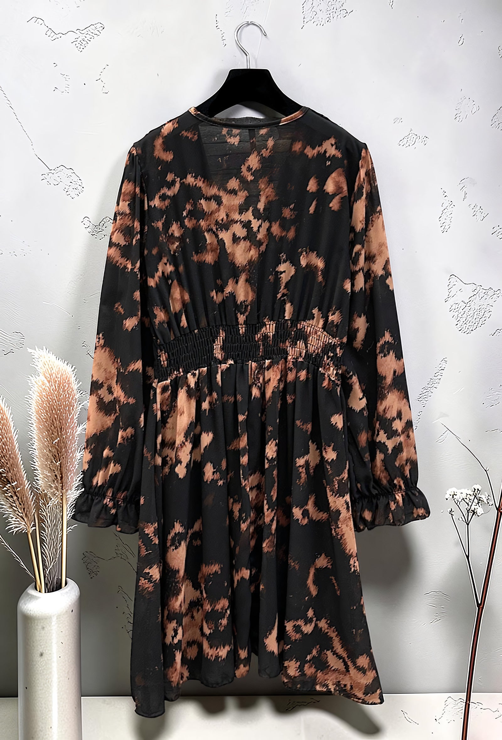 Robe Imprimée Boutonnée Manches Longues Noir Léopard – La Muse Parisienne – vue 2