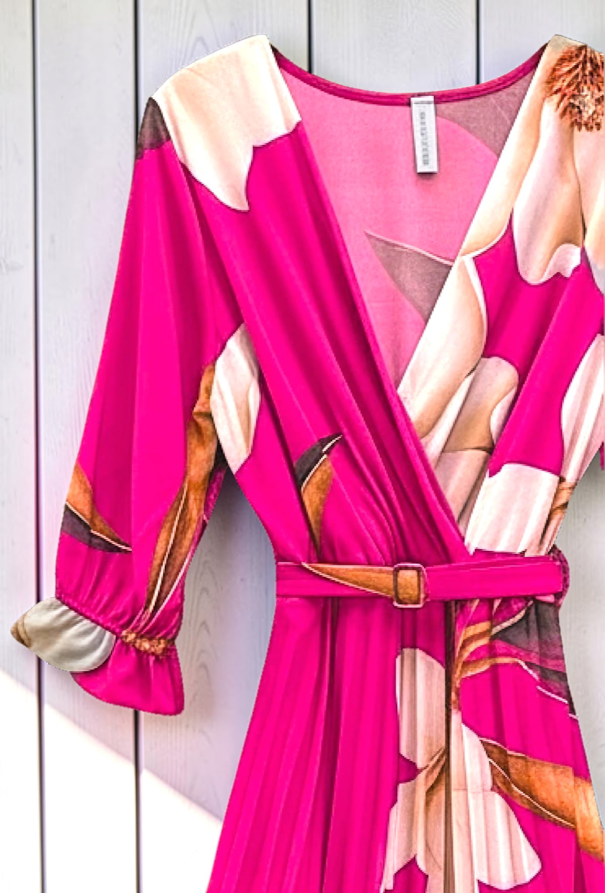 Robe Plissée avec Ceinture Fuchsia Fleuri – La Muse Parisienne – vue 3