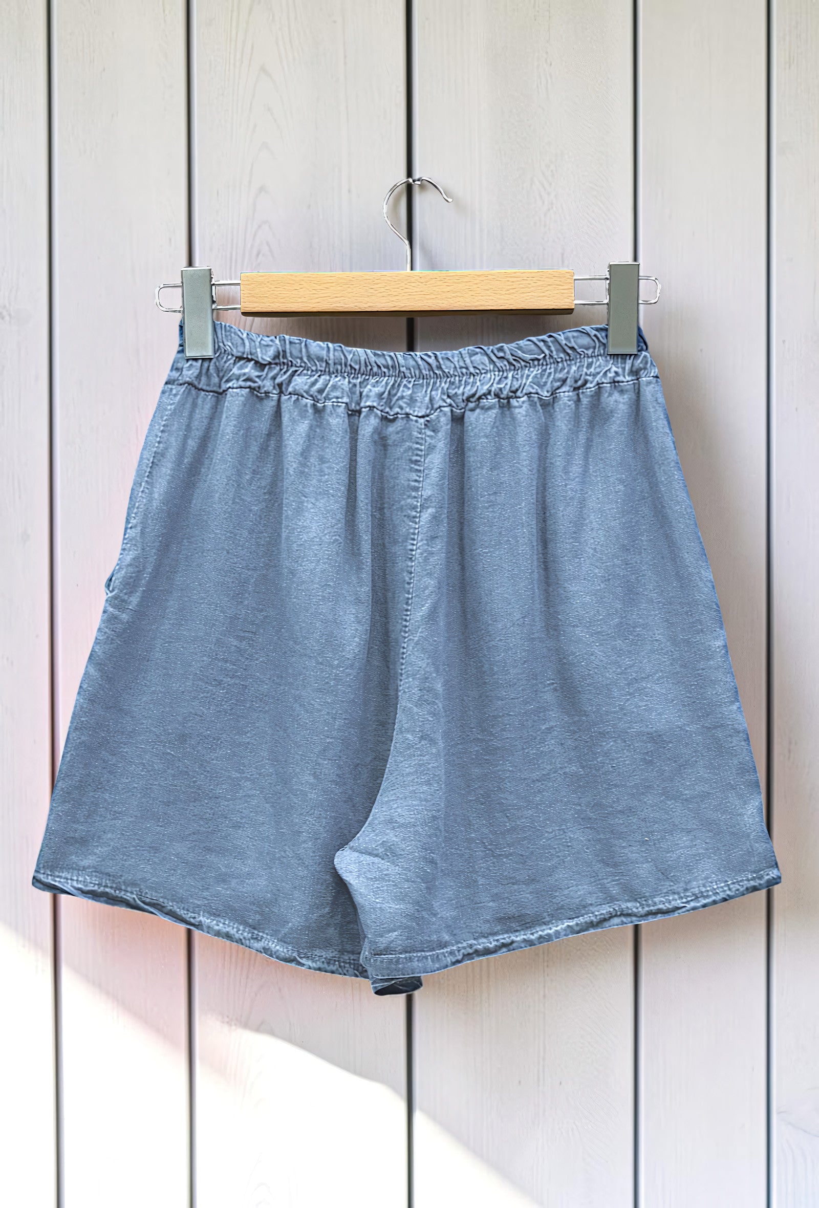 Short Fluide en Jean à Poches Bleu Ciel – La Muse Parisienne – vue 3