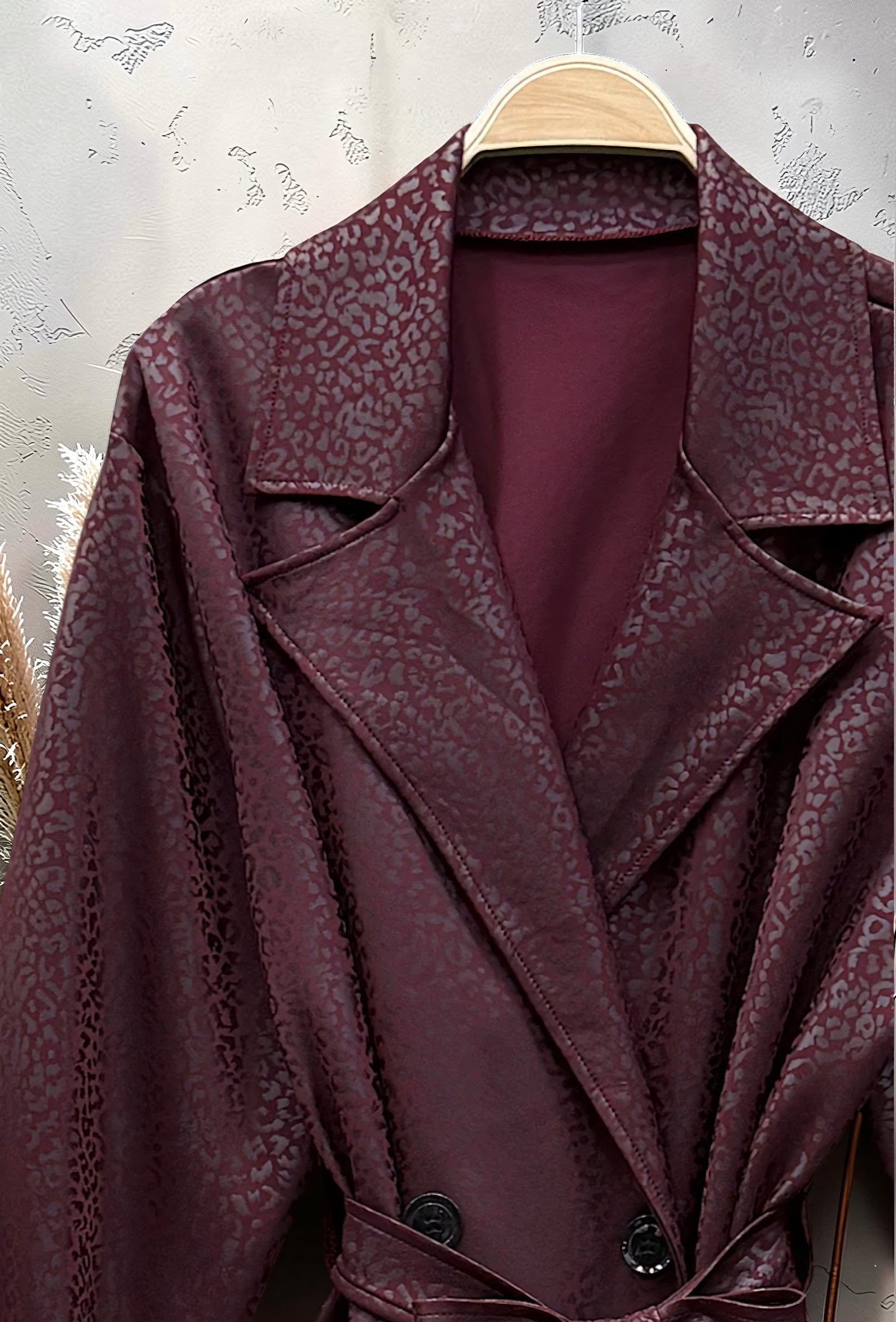 Trench Chic Ceinturé à Poches Bordeaux – La Muse Parisienne – vue 2