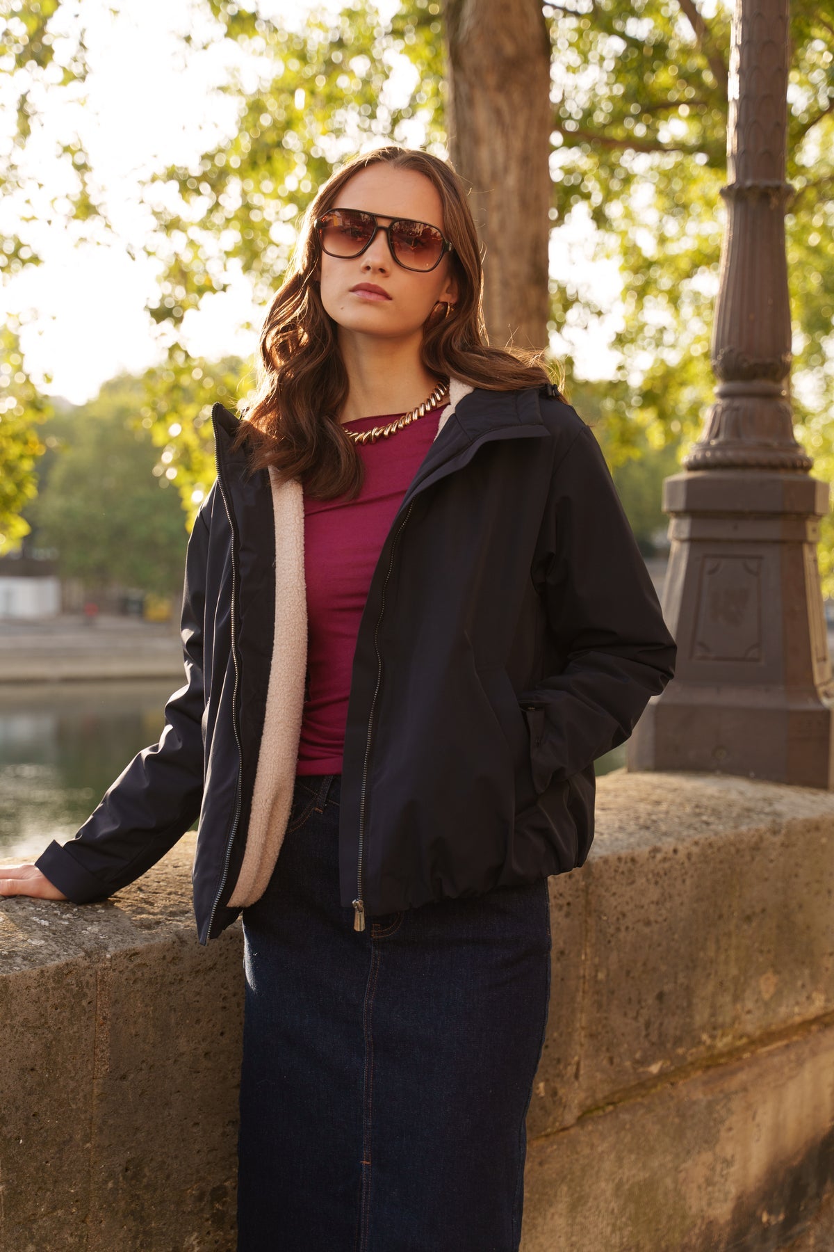 Veste imperméable fourrée à capuche marine pour femme – vue 1