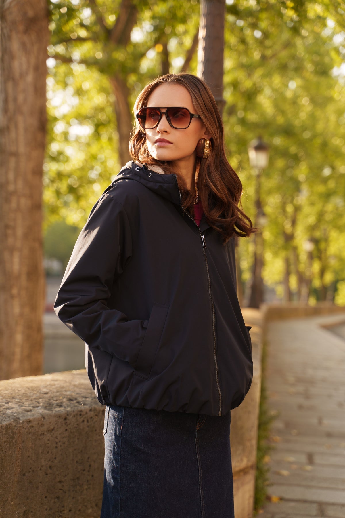 Veste imperméable fourrée à capuche marine pour femme – vue 4