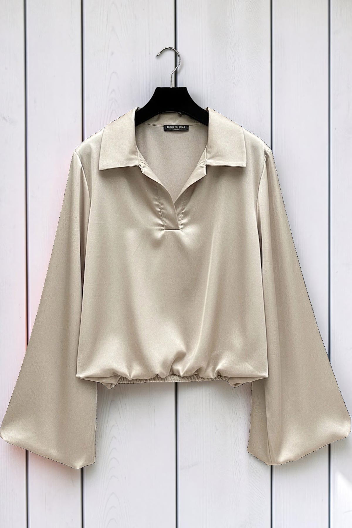 Blouse Manches Amples en Satin Beige — Doublure Viscose – La Muse Parisienne – vue 2