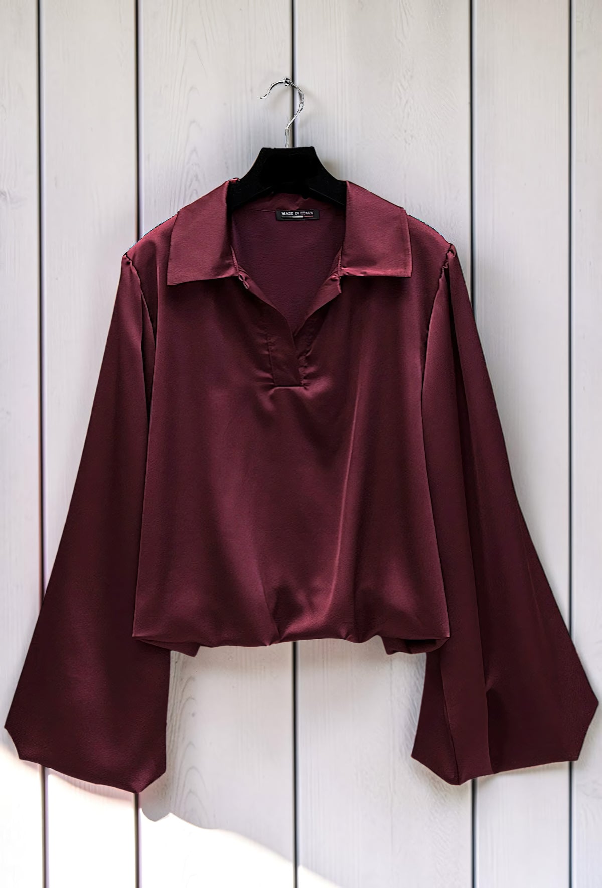 Blouse Manches Amples en Satin Bordeaux — Doublure Viscose – La Muse Parisienne – vue 2