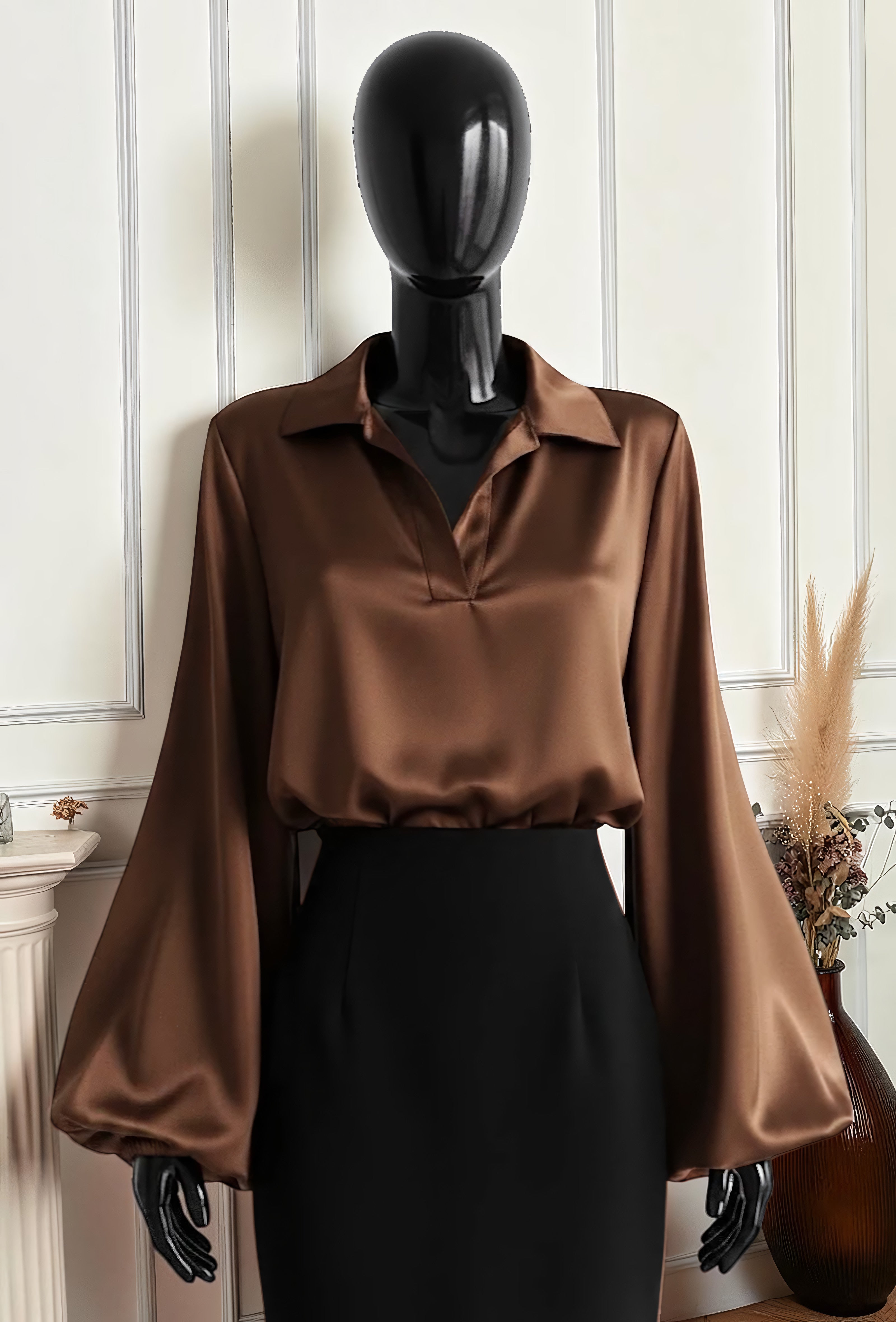 Blouse Manches Amples en Satin Marron Foncé — Doublure Viscose – La Muse Parisienne – vue 1