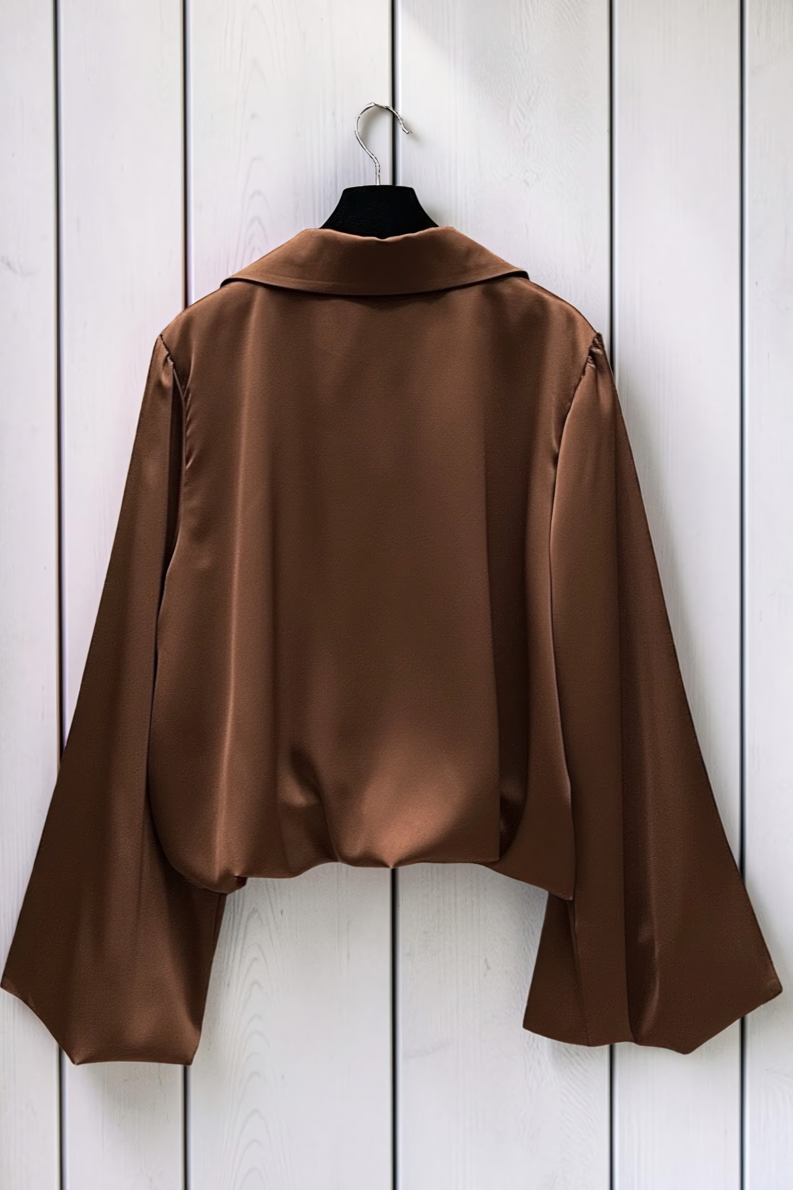 Blouse Manches Amples en Satin Marron Foncé — Doublure Viscose – La Muse Parisienne – vue 3