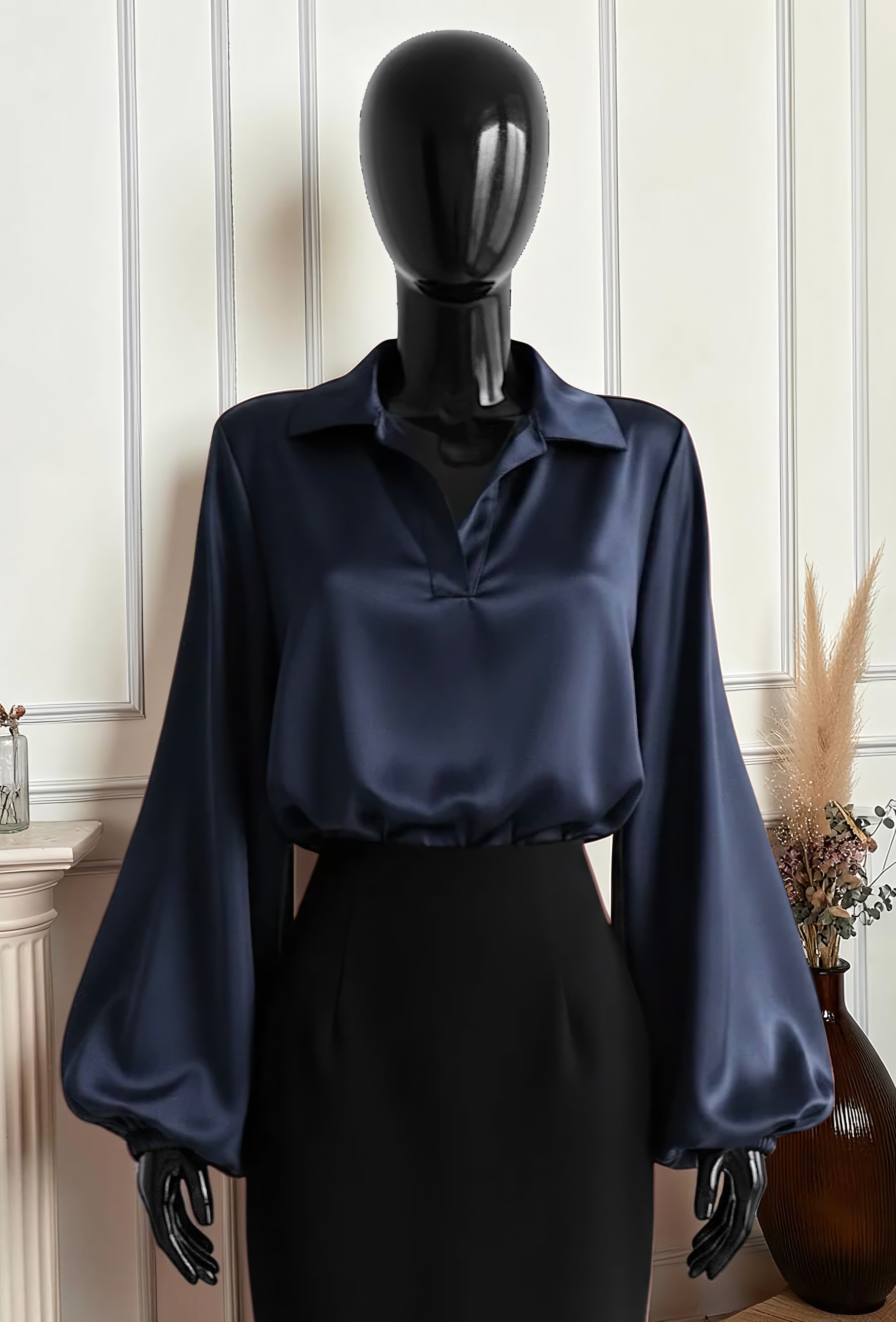 Blouse Manches Amples en Satin Marine — Doublure Viscose – La Muse Parisienne – vue 1