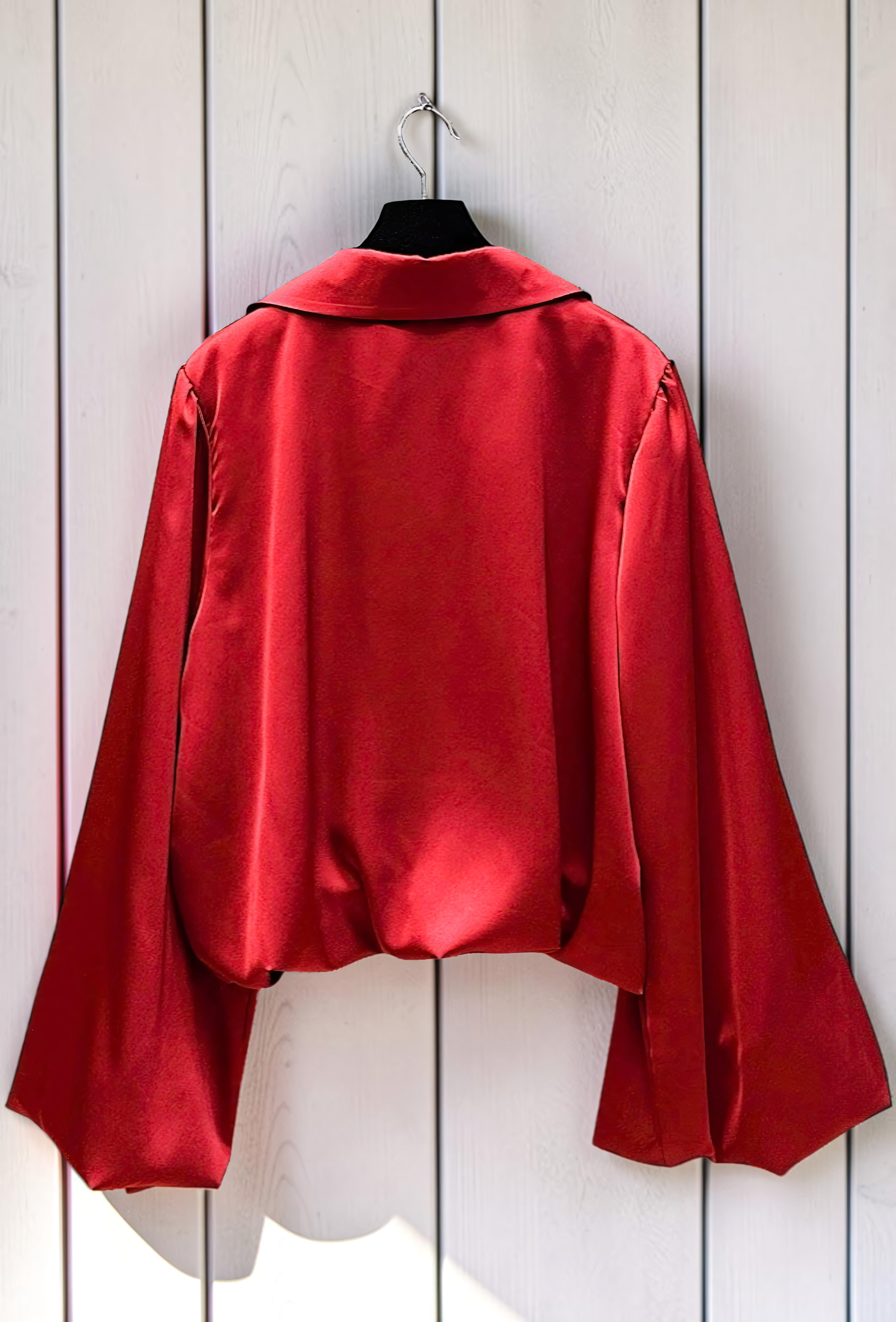 Blouse Manches Amples en Satin Rouge — Doublure Viscose – La Muse Parisienne – vue 3