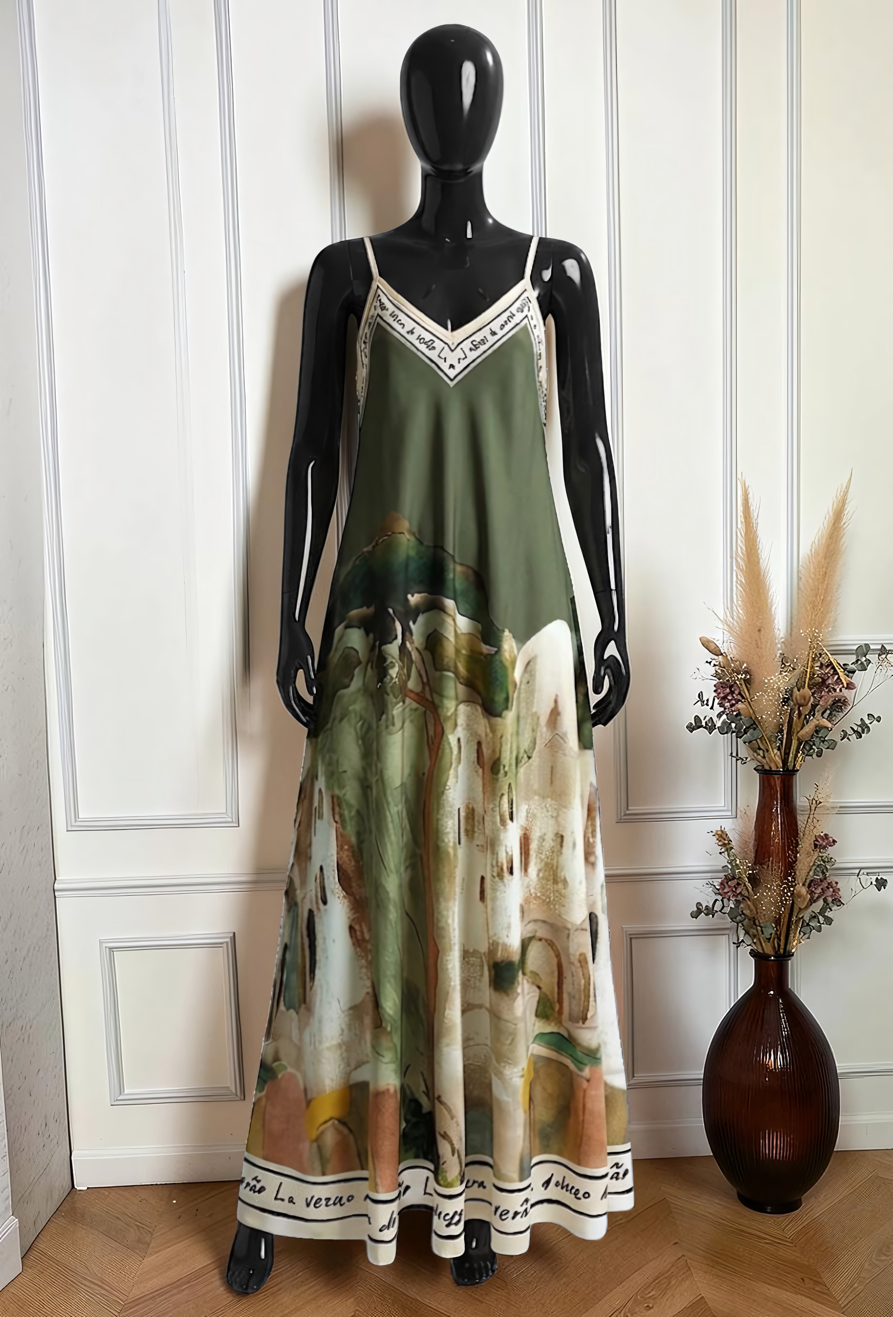 Robe en Satin Imprimé Kaki – La Muse Parisienne