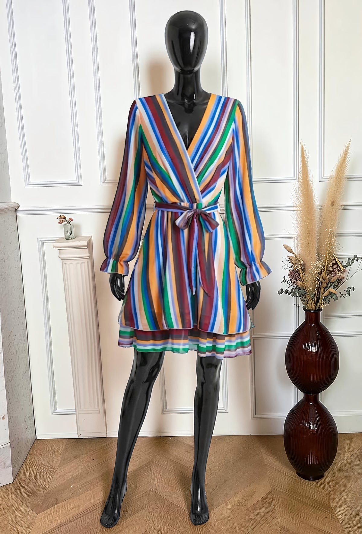 Robe à Double Volant Imprimé Rayures Multicolores – La Muse Parisienne