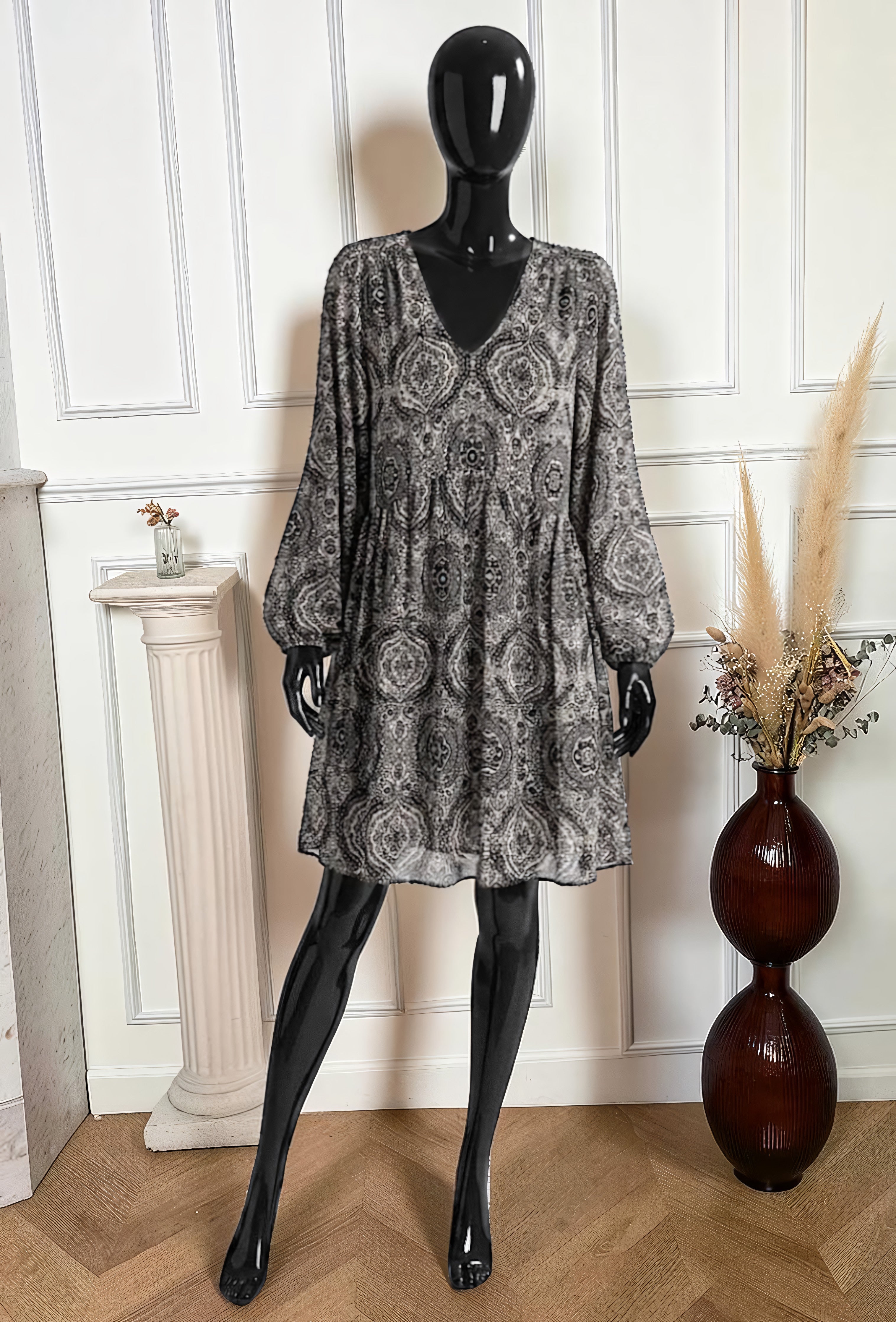Robe Manches Longues Imprimé Médaillons Paisley Gris – La Muse Parisienne