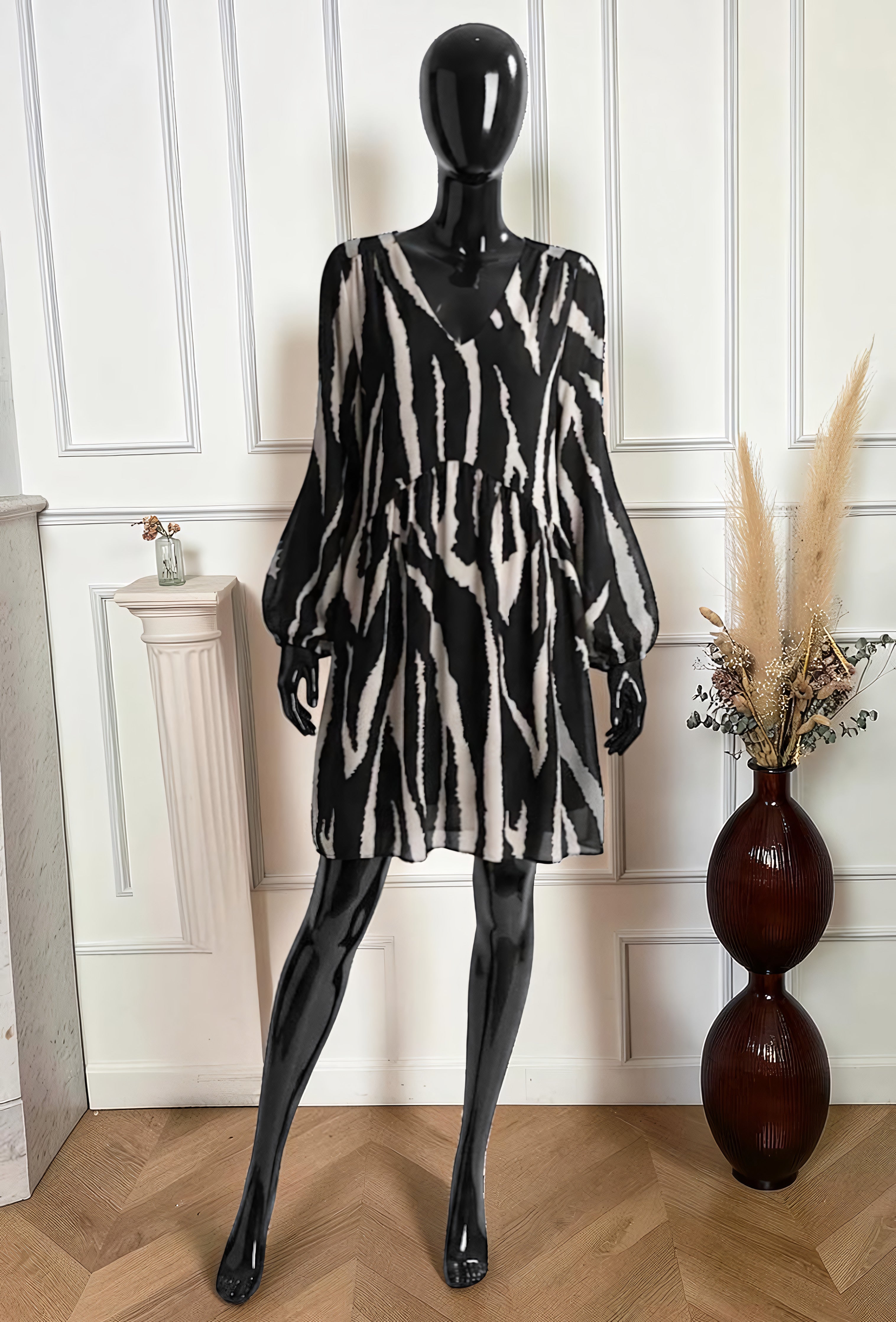 Robe Manches Longues Imprimé Zébré Noir et Beige – La Muse Parisienne