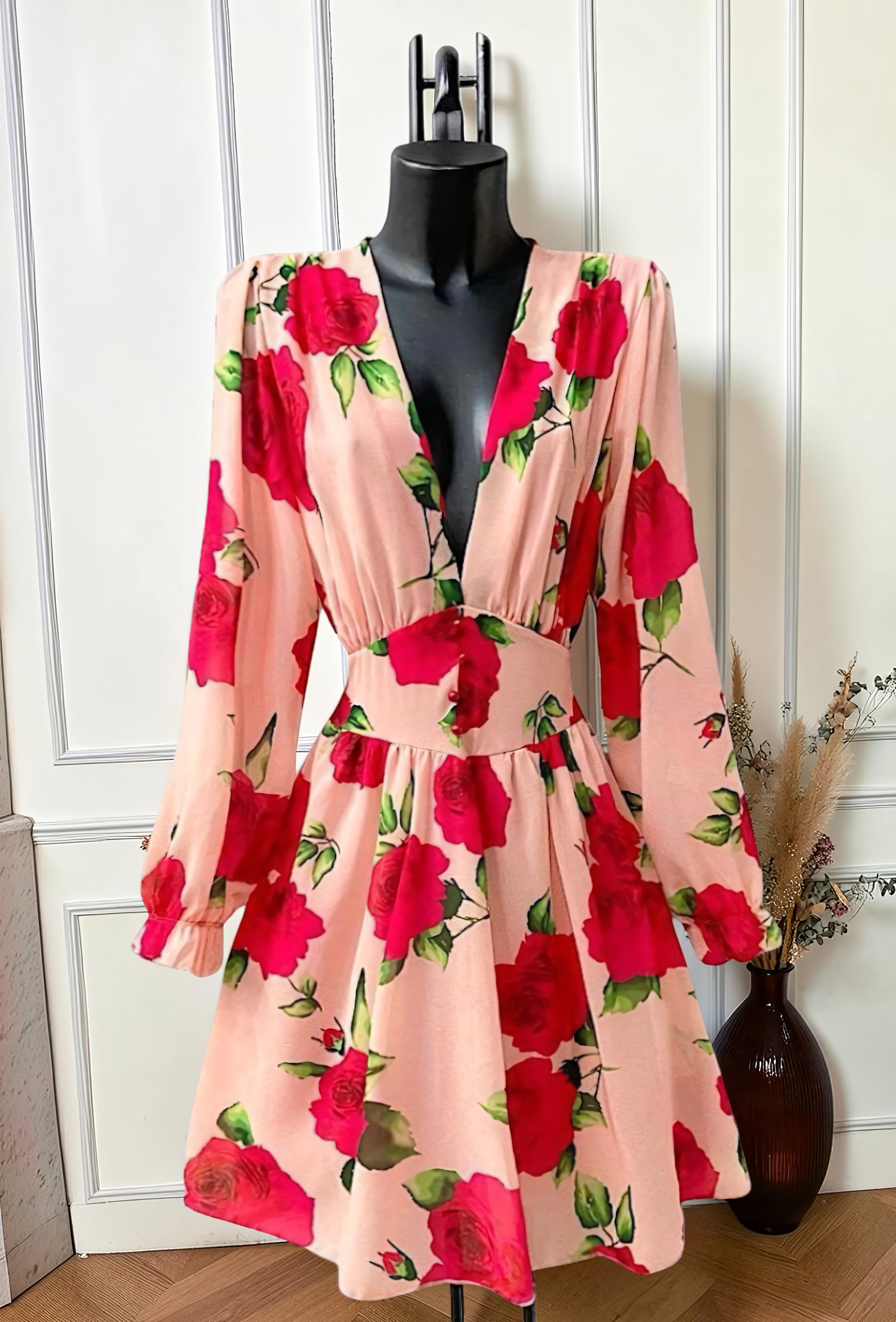 Robe Boutonnée Imprimé Roses Rouges – La Muse Parisienne