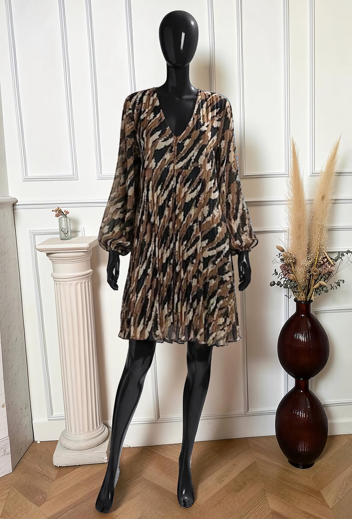 Robe Plissée Imprimé Zébré Marron – La Muse Parisienne