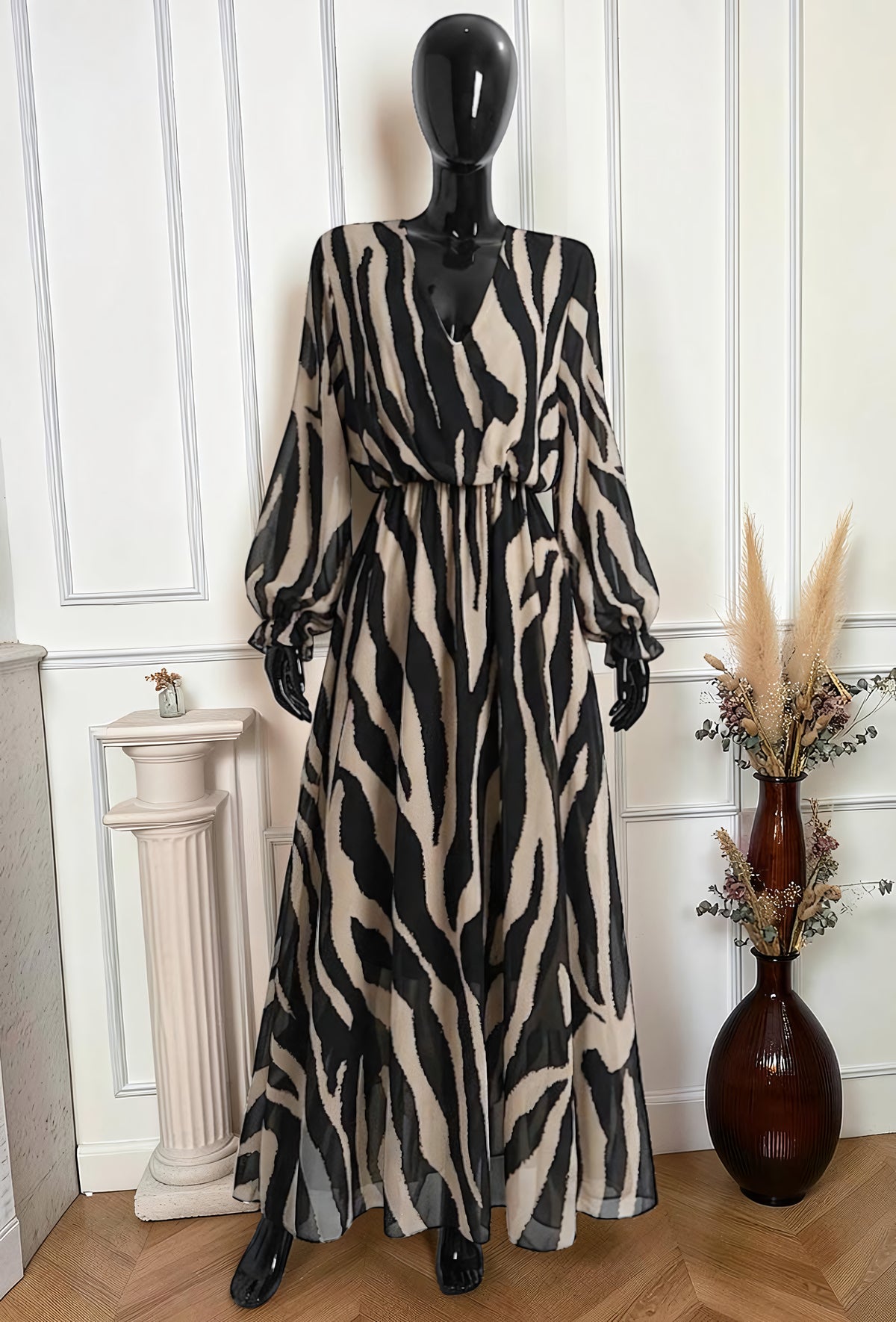 Robe Col V Imprimé Zébré – La Muse Parisienne