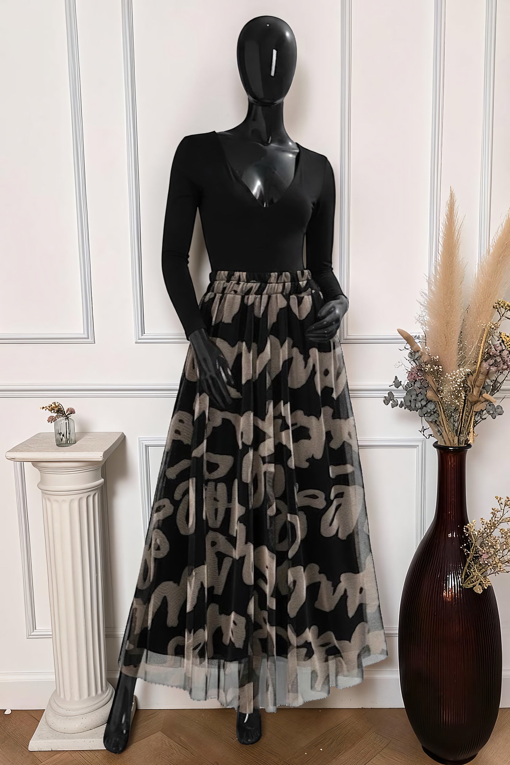 Jupe en Tulle Fluide Doublée Noir Graffiti – La Muse Parisienne – vue 1
