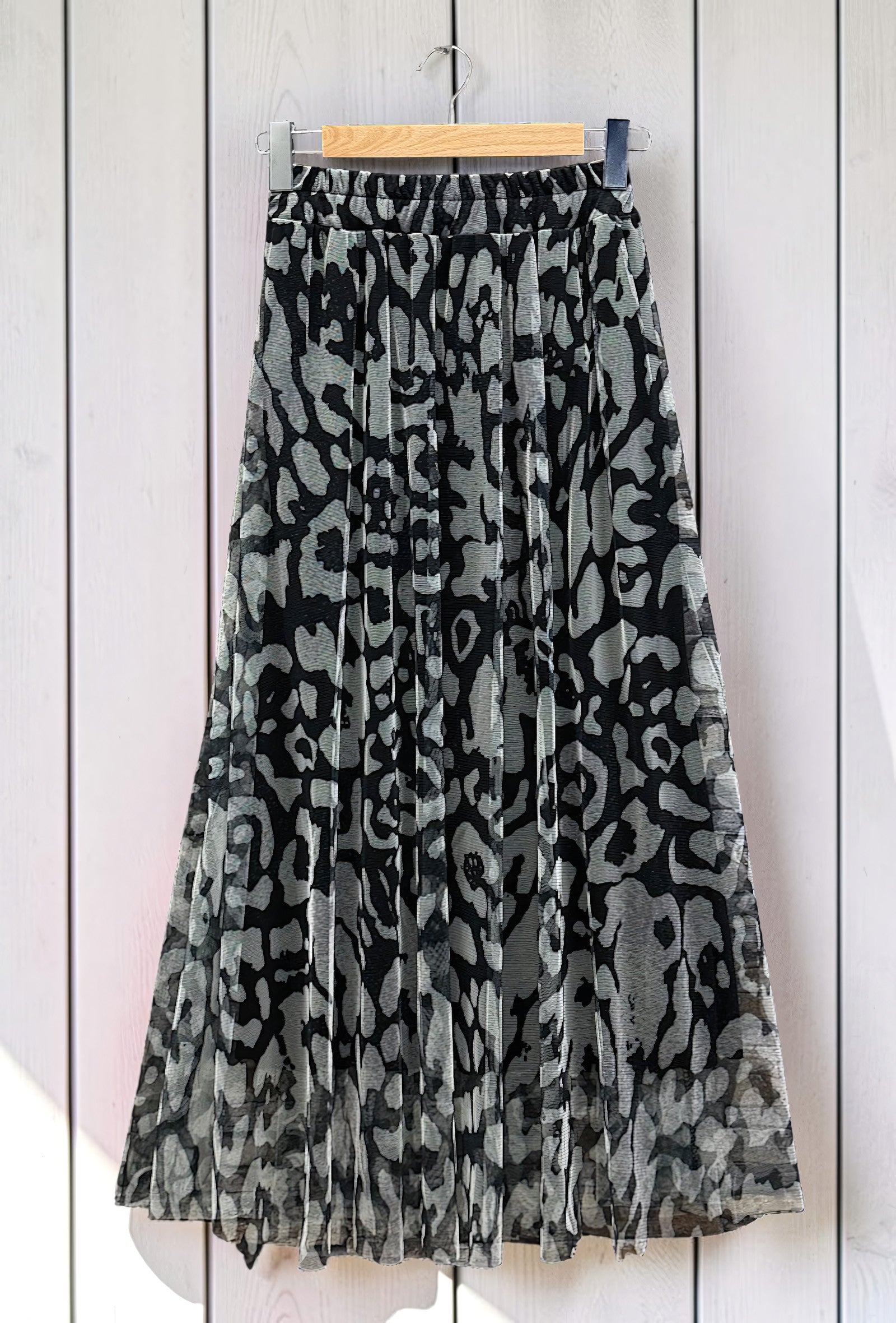 Jupe en Tulle Fluide Doublée Noir Léopard – La Muse Parisienne – vue 2