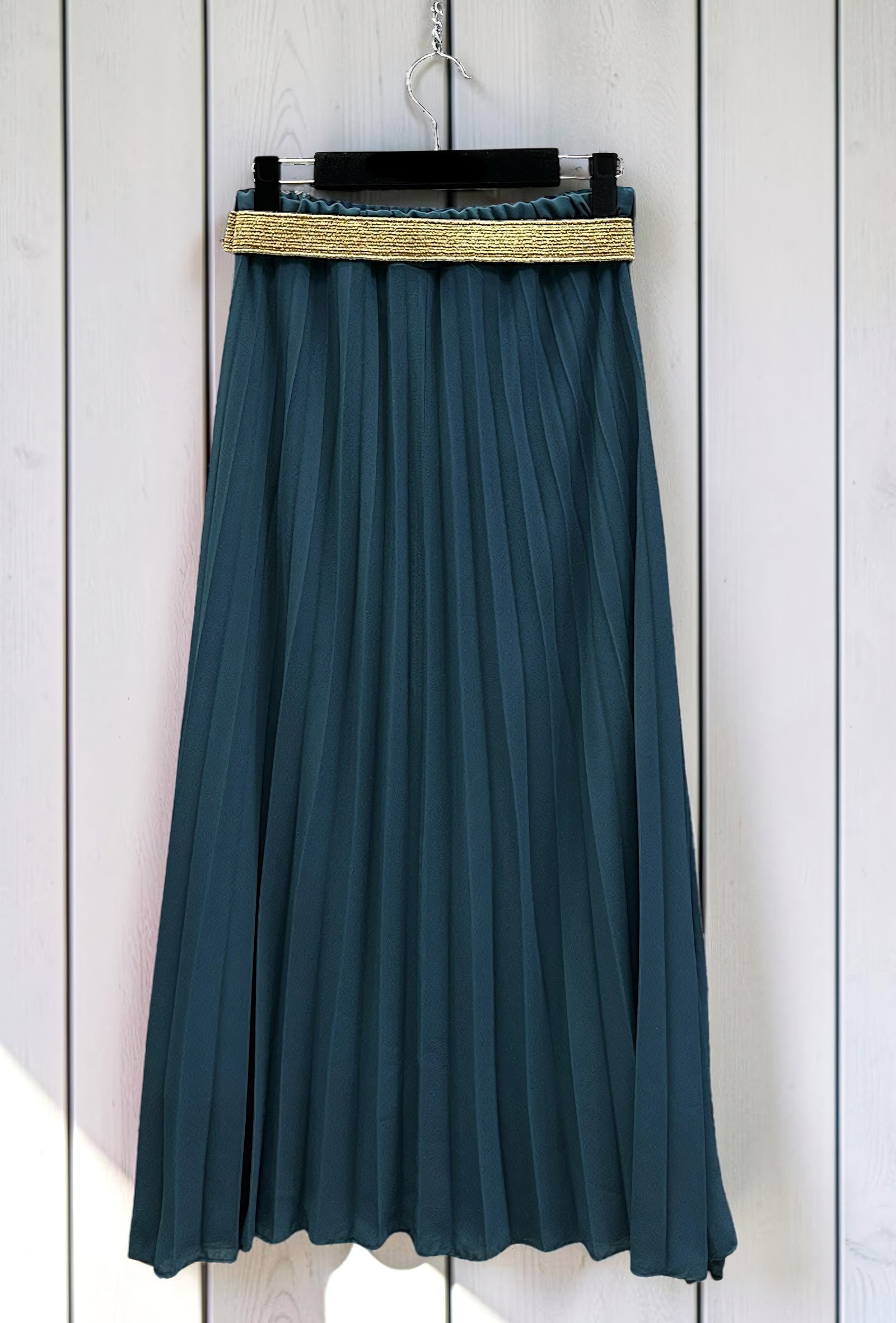 Jupe Plissée Fluide Doublée avec Ceinture Bleu Pétrole – La Muse Parisienne – vue 3