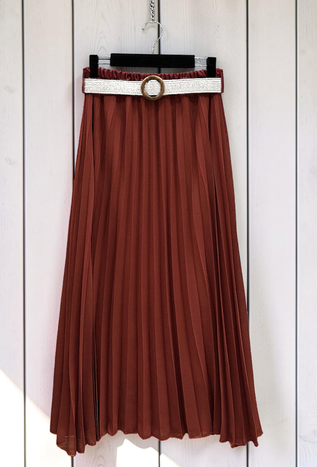 Jupe Plissée Fluide Doublée avec Ceinture Terracotta – La Muse Parisienne – vue 1