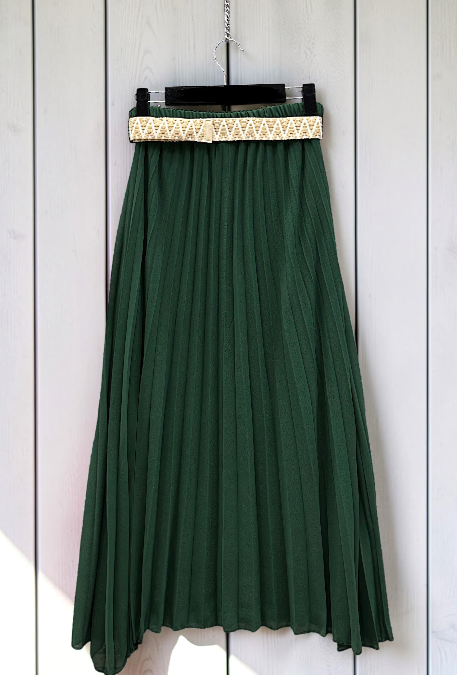 Jupe Plissée Fluide Doublée avec Ceinture Vert Bouteille – La Muse Parisienne – vue 2