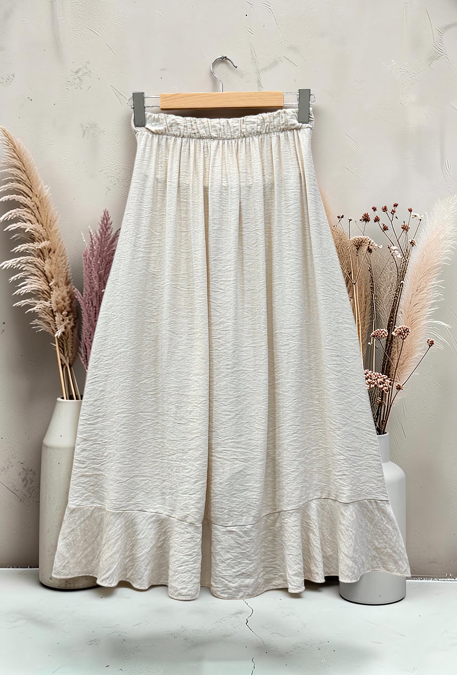 Jupe Bohème Chic en Viscose Taille Élastique Beige – La Muse Parisienne – vue 2