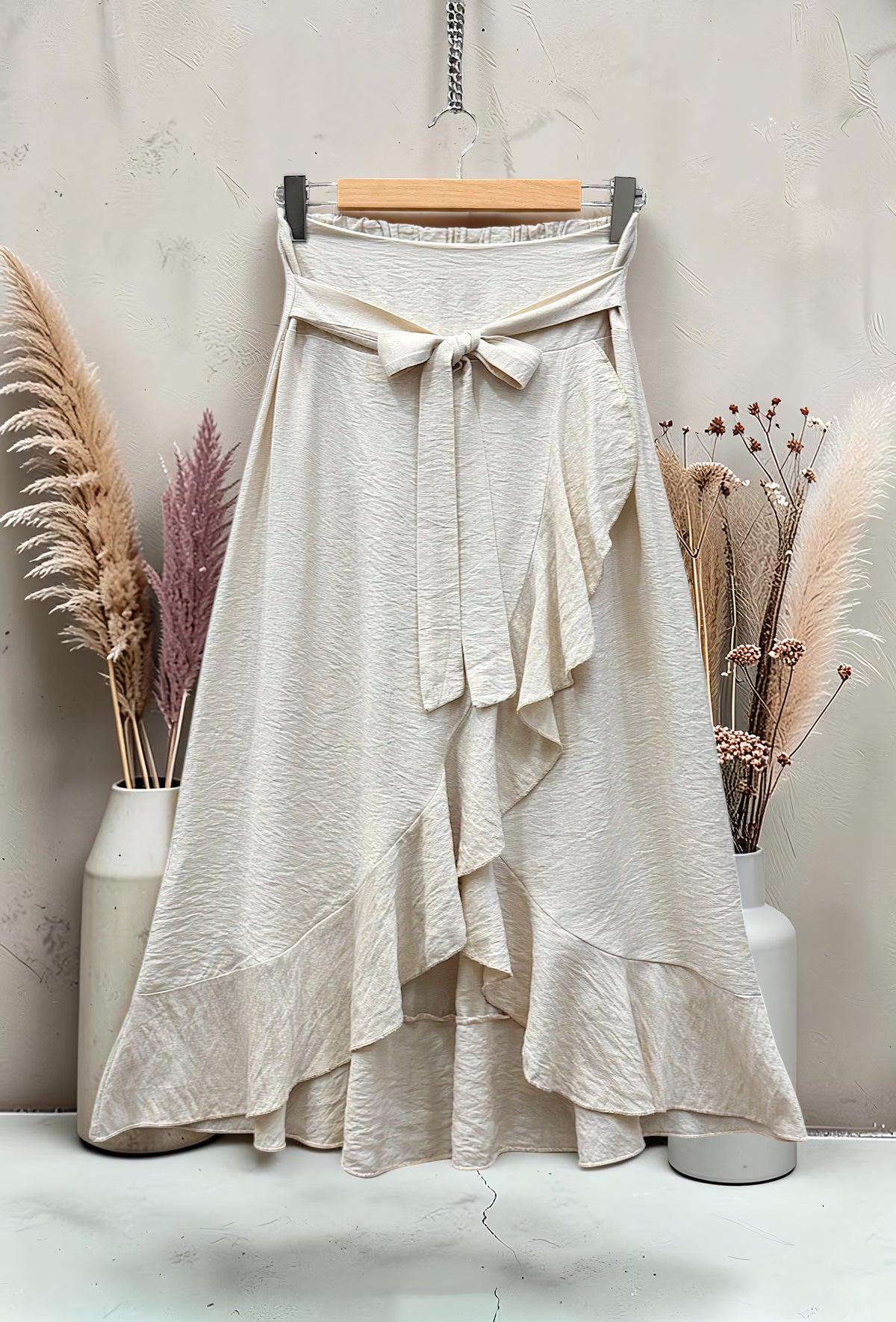 Jupe Bohème Chic en Viscose Taille Élastique Beige – La Muse Parisienne – vue 1
