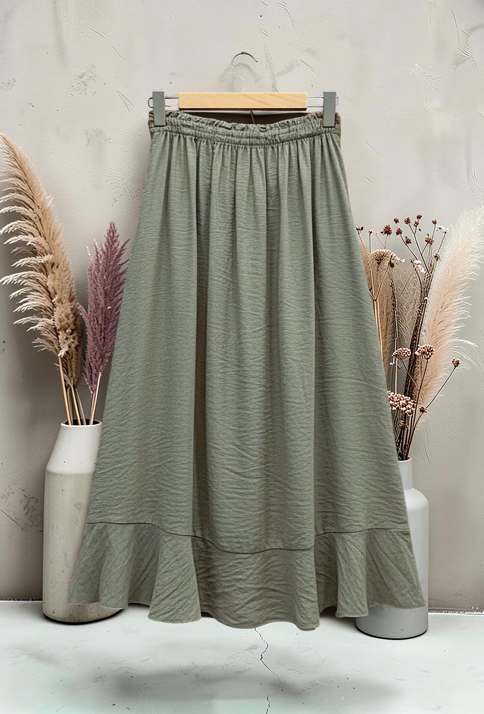 Jupe Bohème Chic en Viscose Taille Élastique Kaki – La Muse Parisienne – vue 2