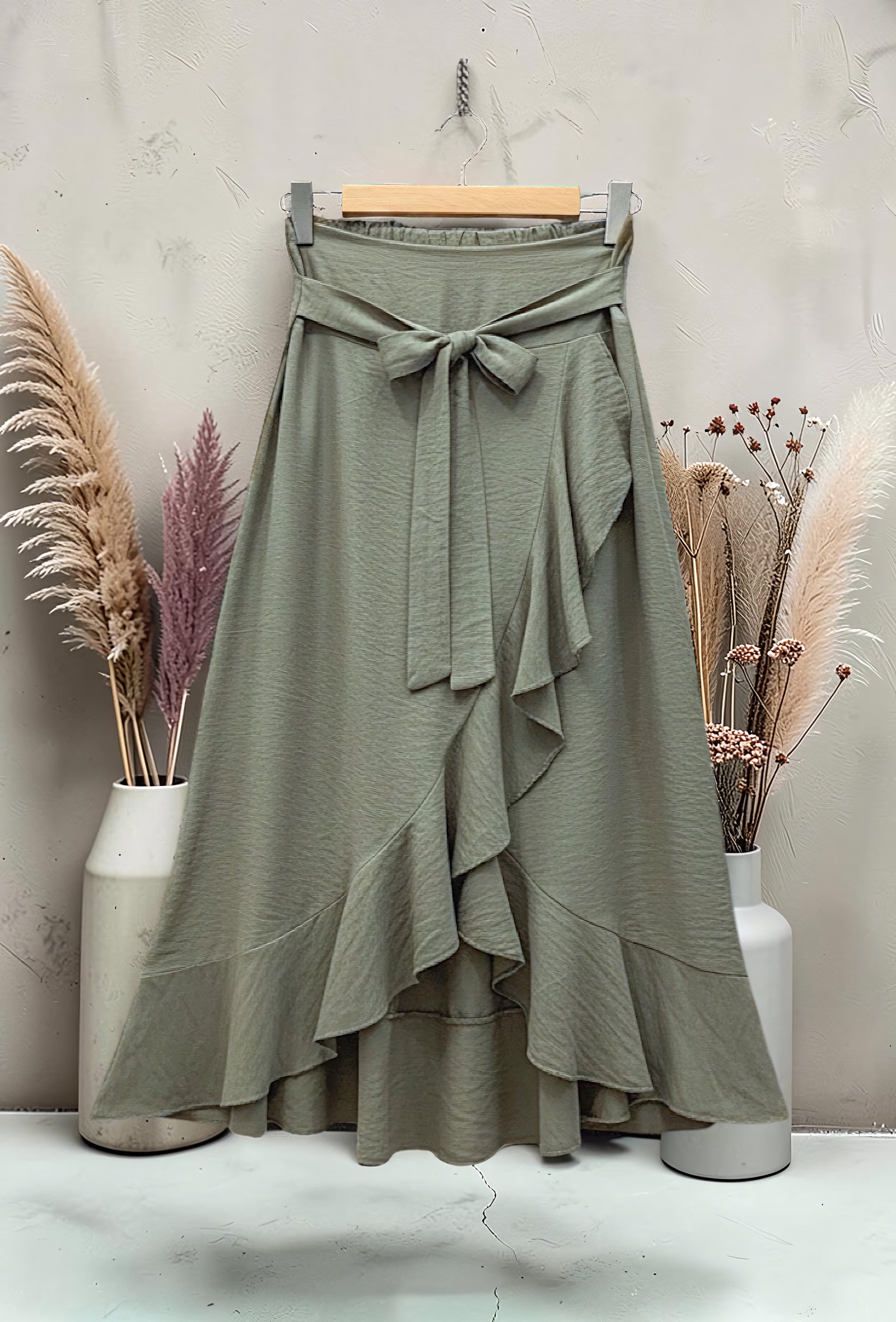 Jupe Bohème Chic en Viscose Taille Élastique Kaki – La Muse Parisienne – vue 1