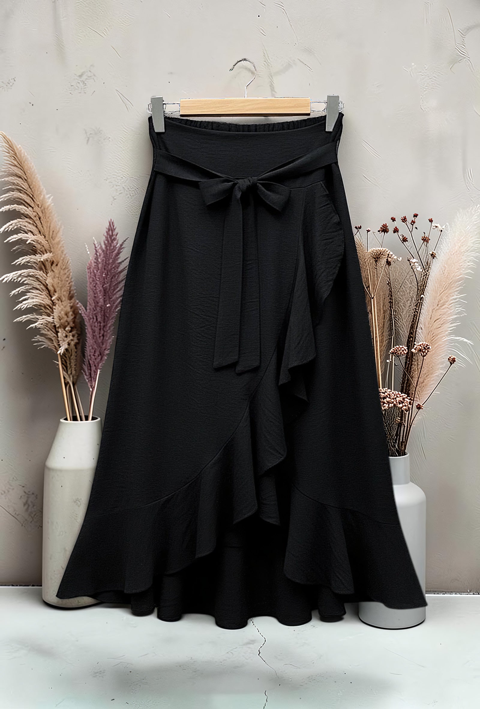 Jupe Bohème Chic en Viscose Taille Élastique Noir – La Muse Parisienne – vue 2