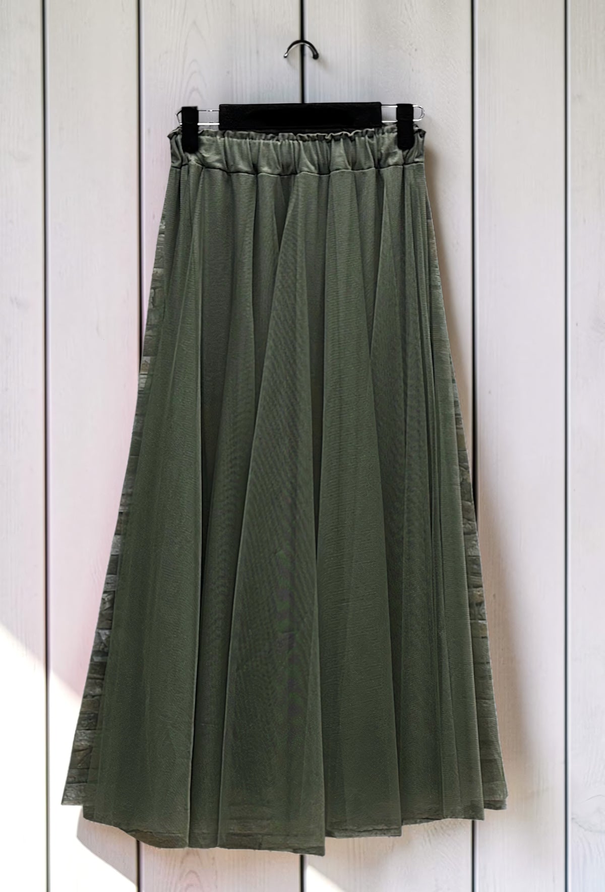 Jupe en Tulle Romantique Doublée Kaki – La Muse Parisienne – vue 3