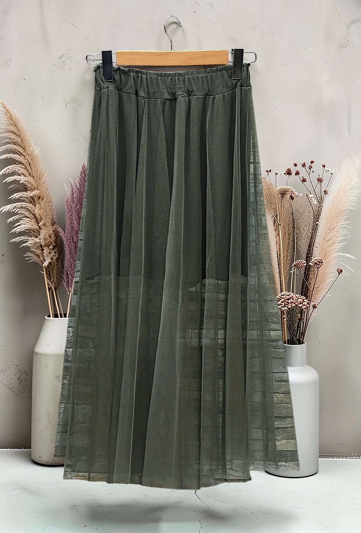 Jupe Courte en Tulle Doublée Kaki – La Muse Parisienne – vue 2